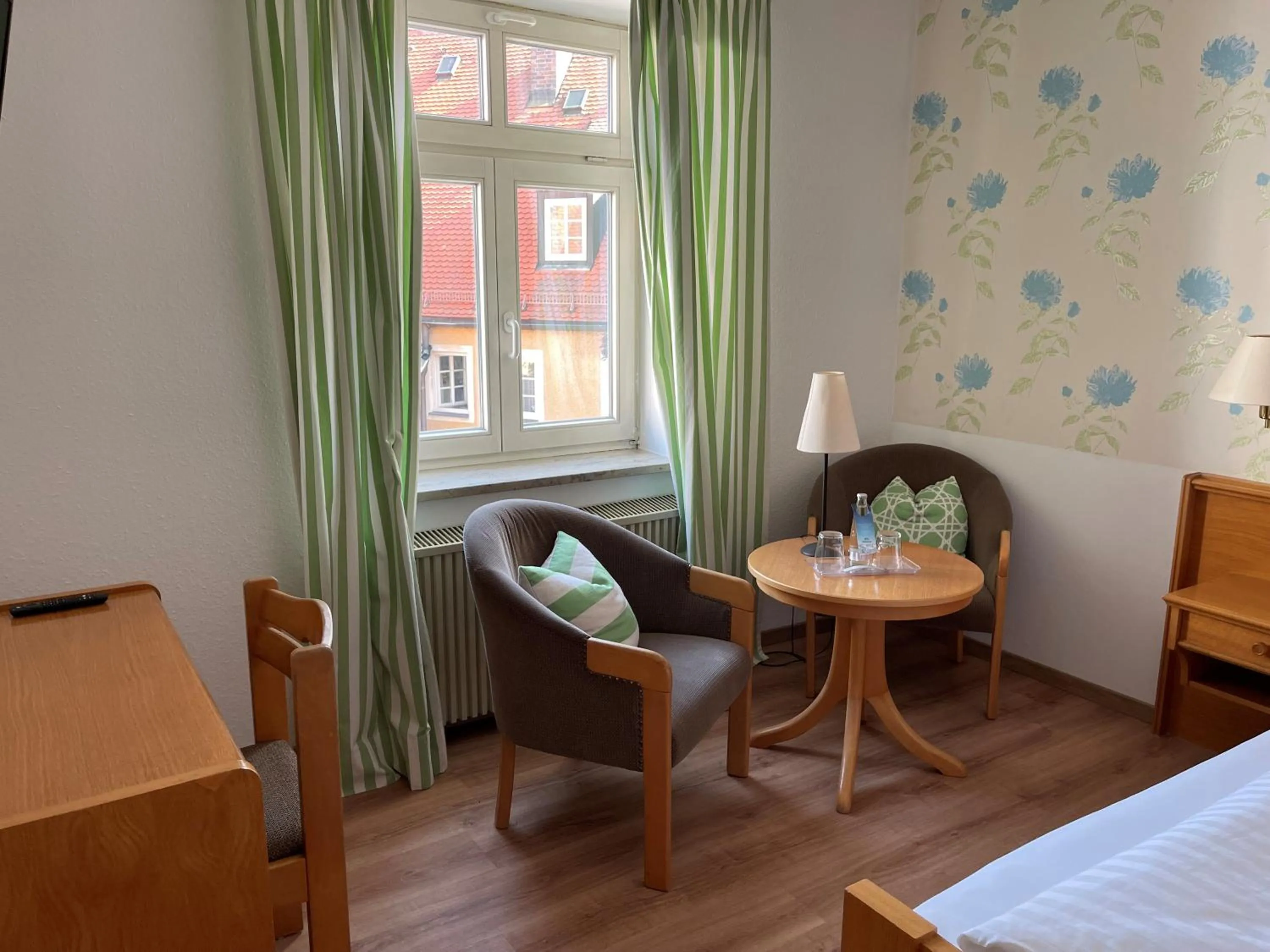 Photo of the whole room, Bed in Hotel Jungbräu