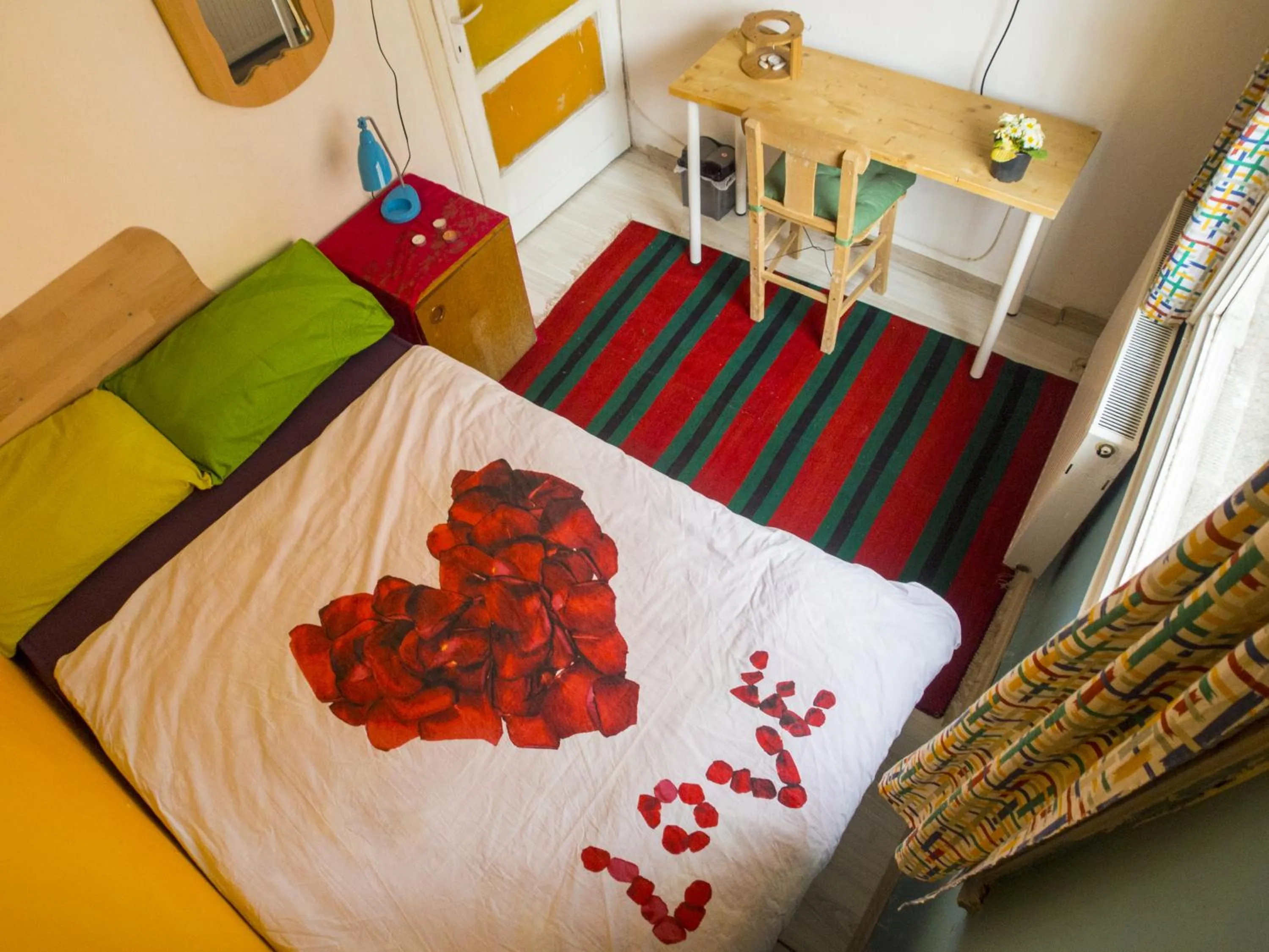 cot, Bed in Shantihome