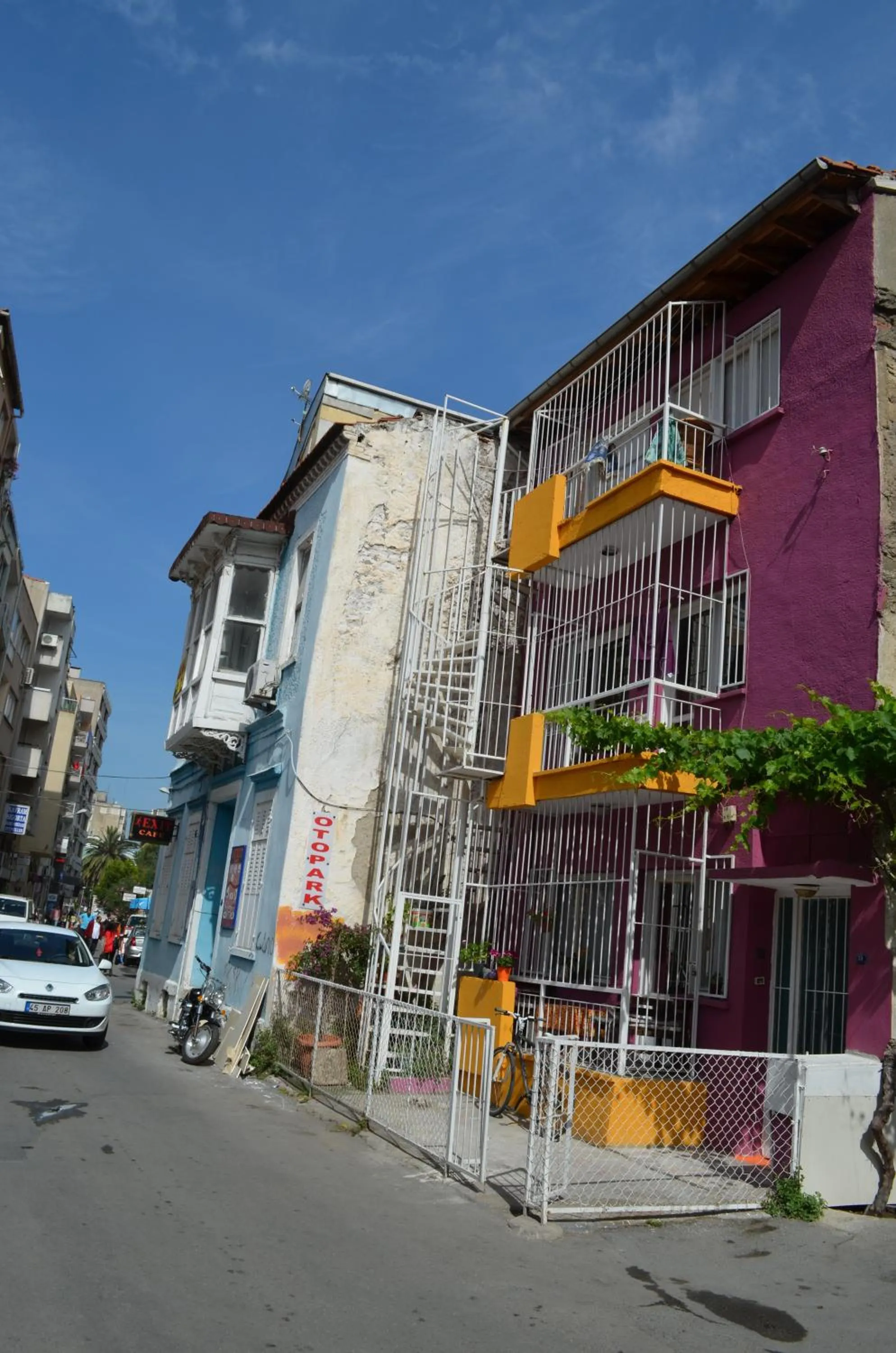 Facade/entrance in Shantihome