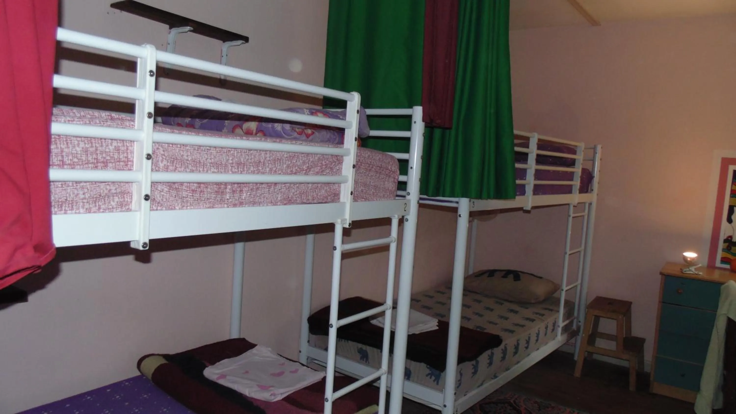 bunk bed, Bed in Shantihome