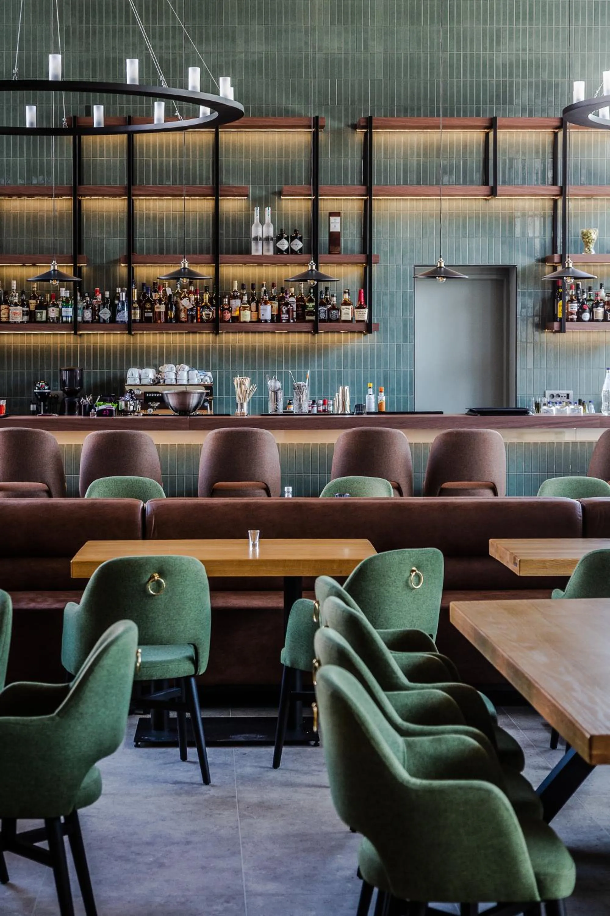 Restaurant/places to eat in Magnes Hotel