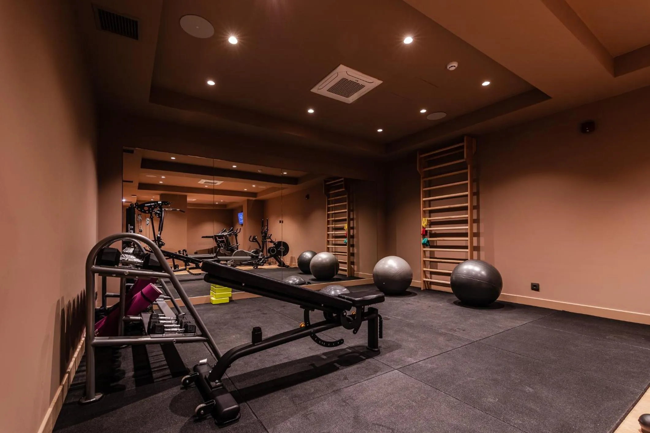 Fitness centre/facilities in Magnes Hotel