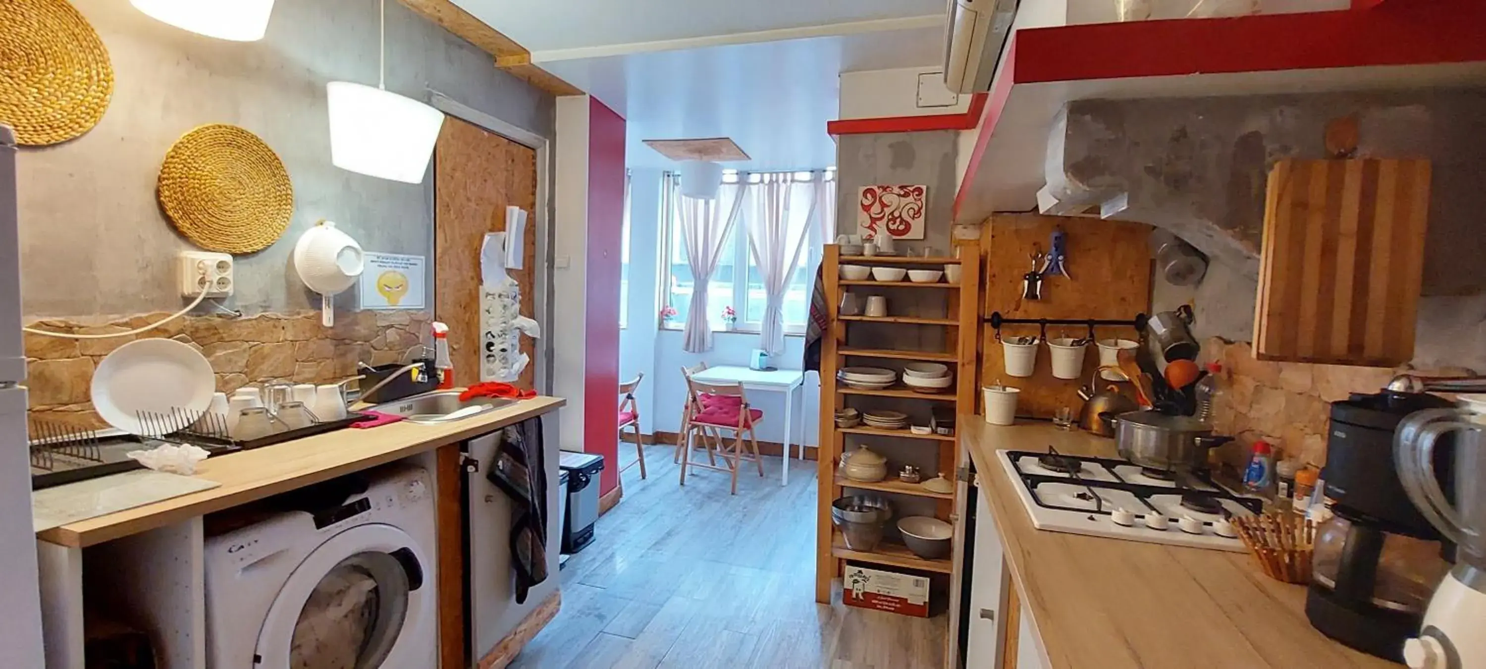 Double Room with Private Bathroom - single occupancy in Mini Hostel in Lisbon Double Room with Private Bathroom - single occupancy in Mini Hostel in Lisbon