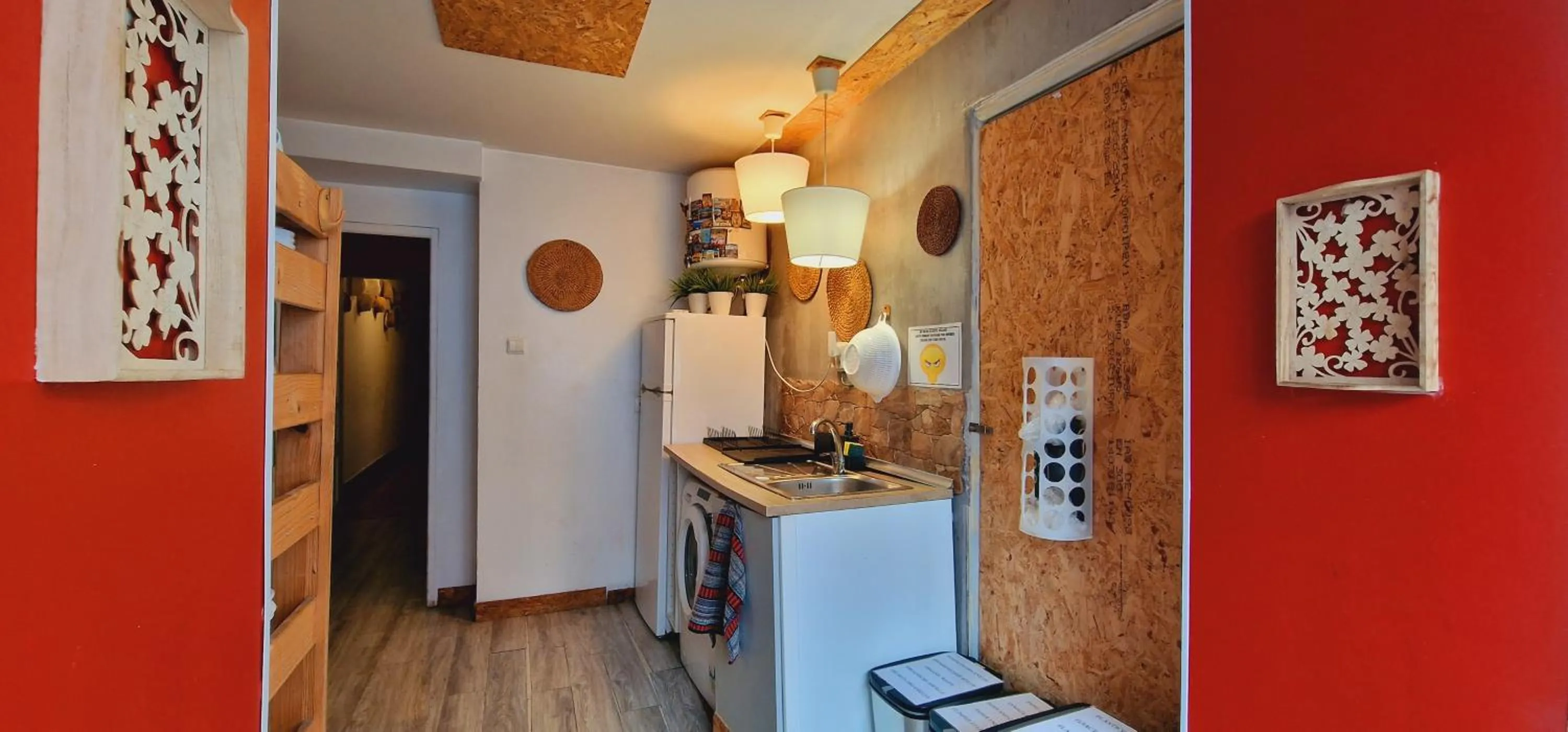 Dining area in Mini Hostel in Lisbon