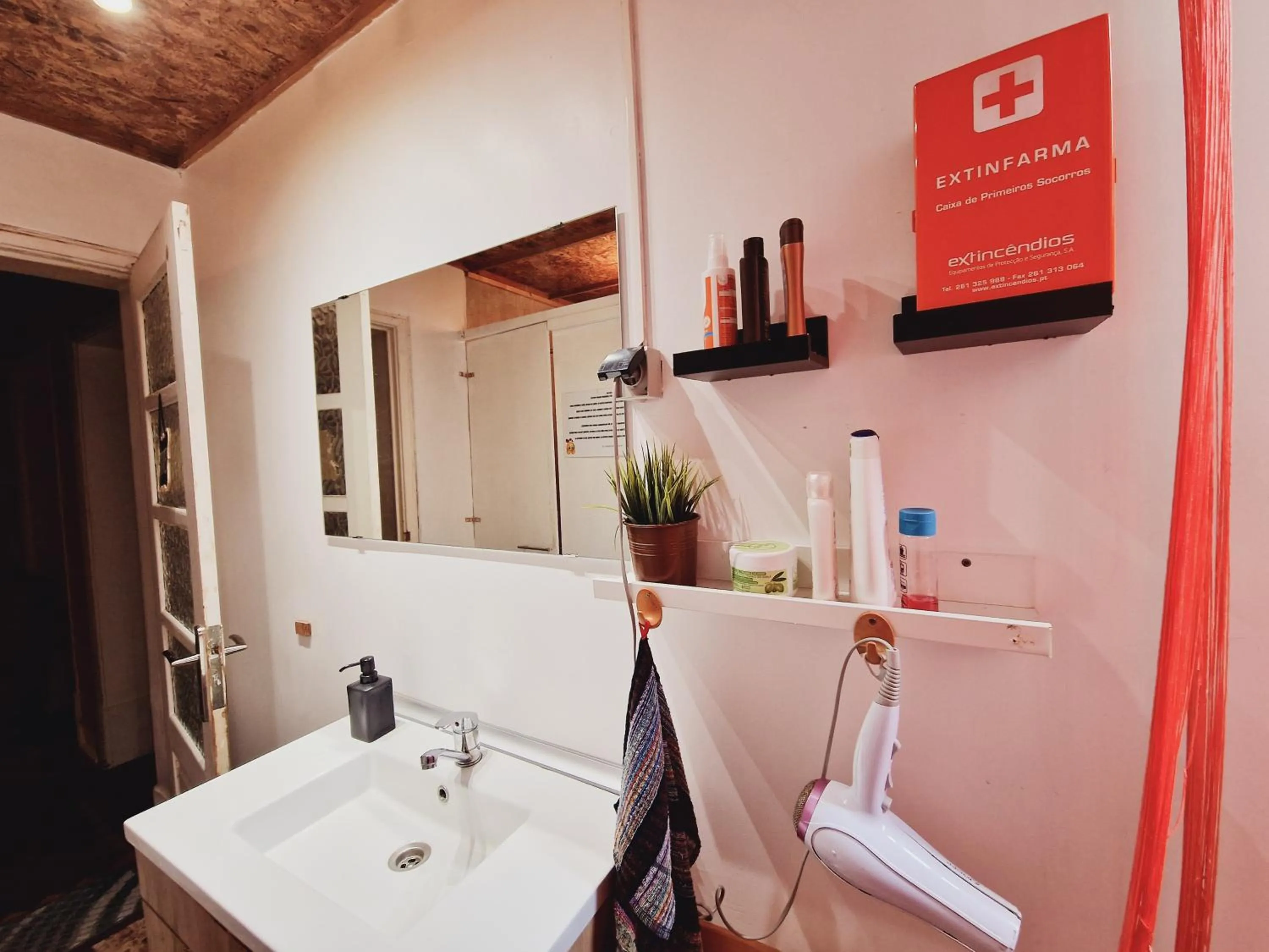 Shower in Mini Hostel in Lisbon