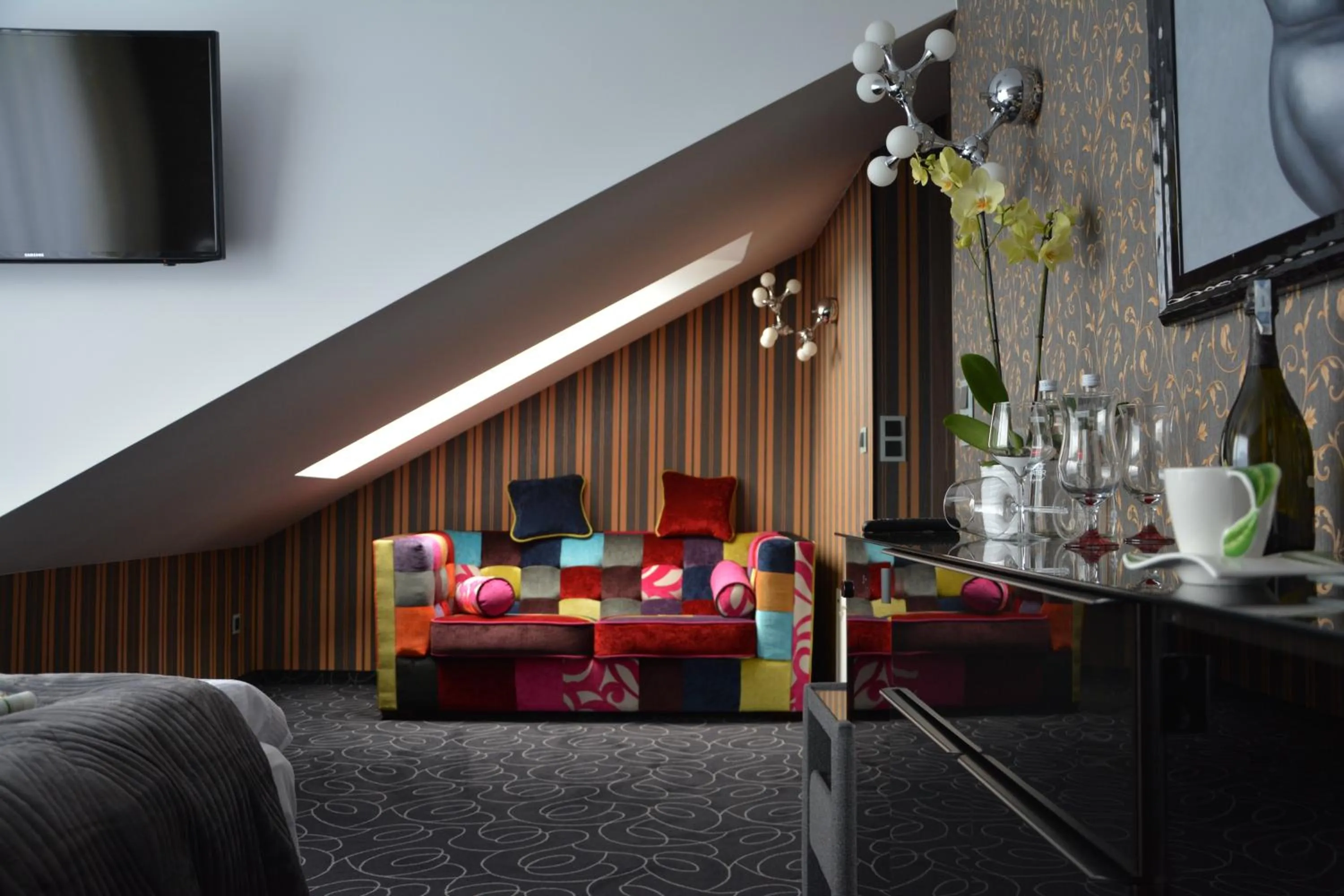 Photo of the whole room in Alex Palace