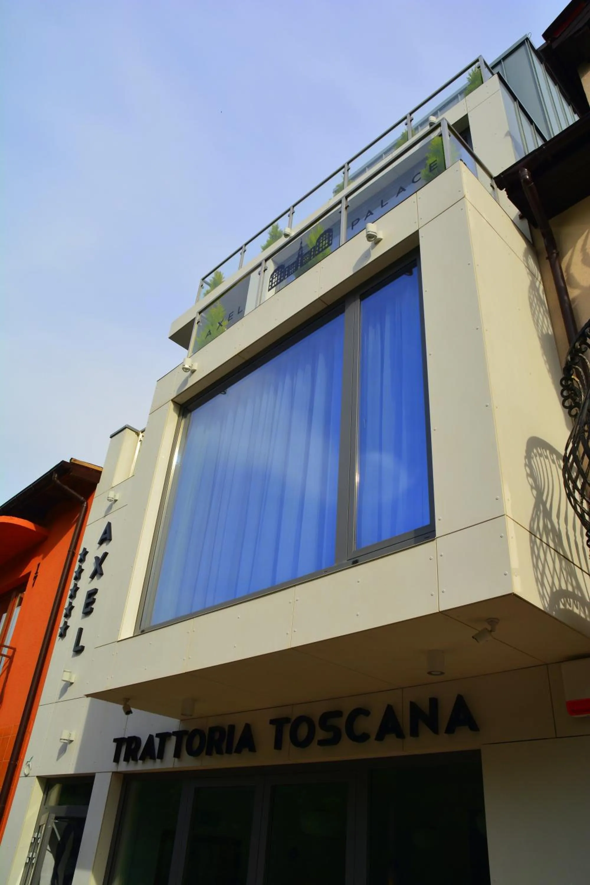 Facade/entrance in Alex Palace