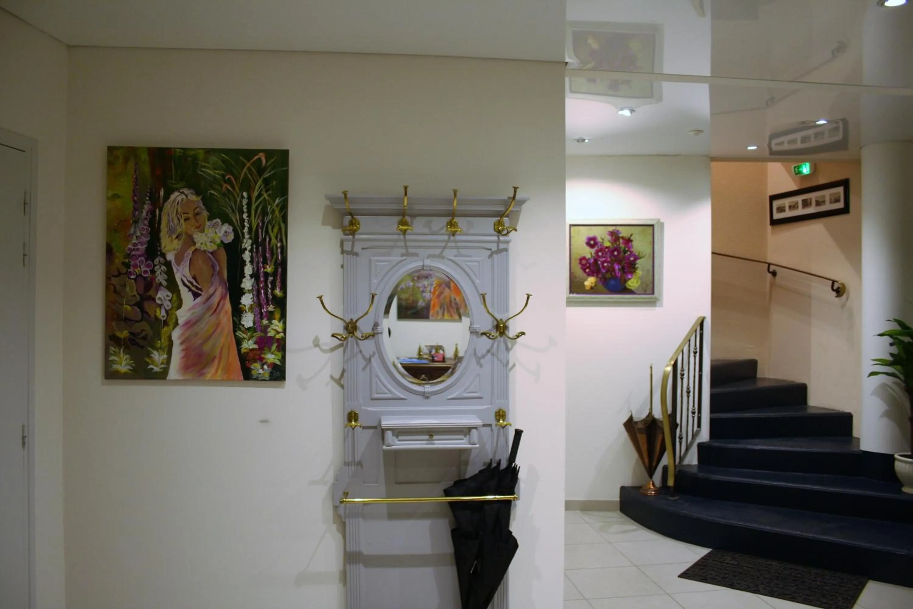 Lobby or reception in Les Hellebores