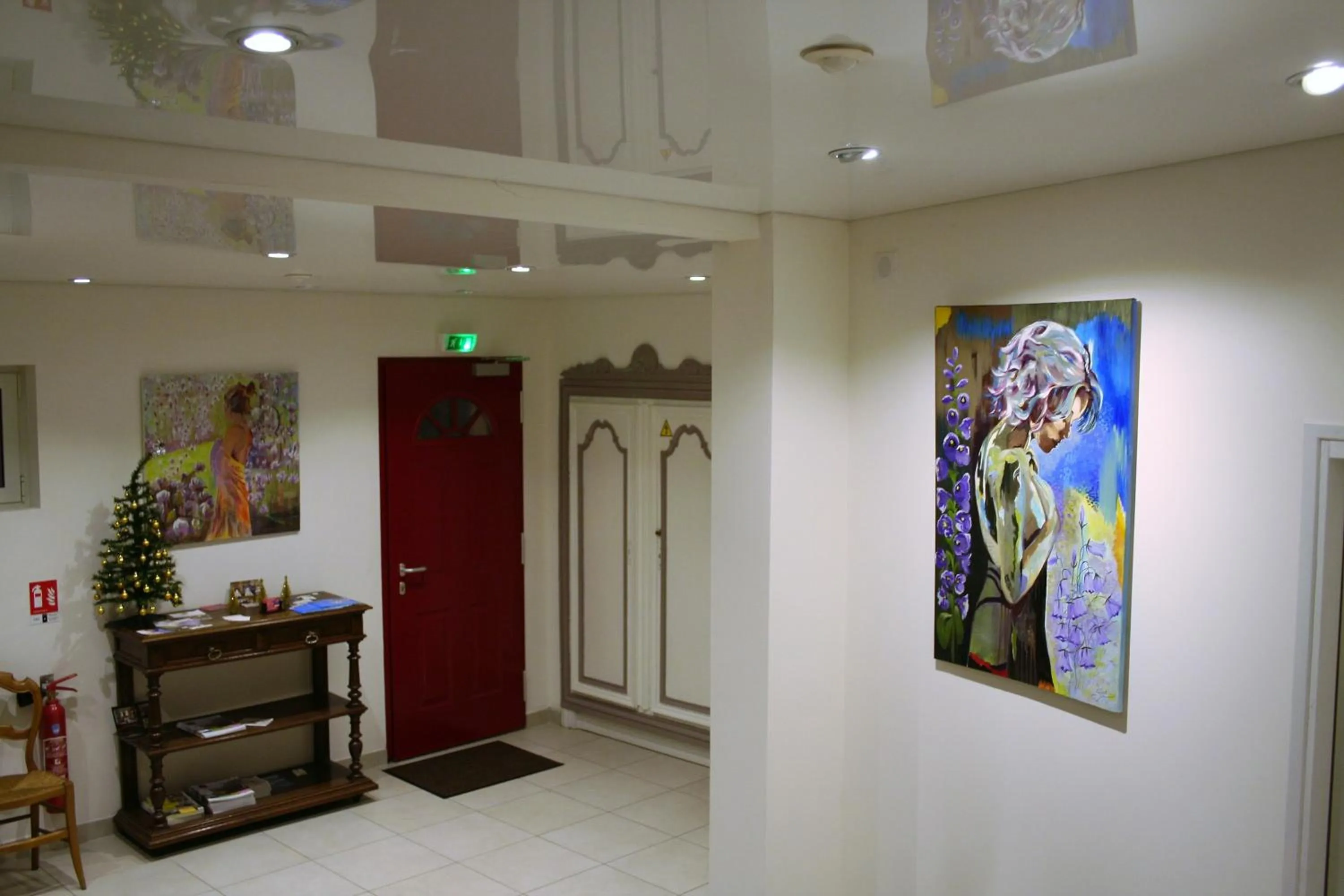 Lobby or reception in Les Hellebores