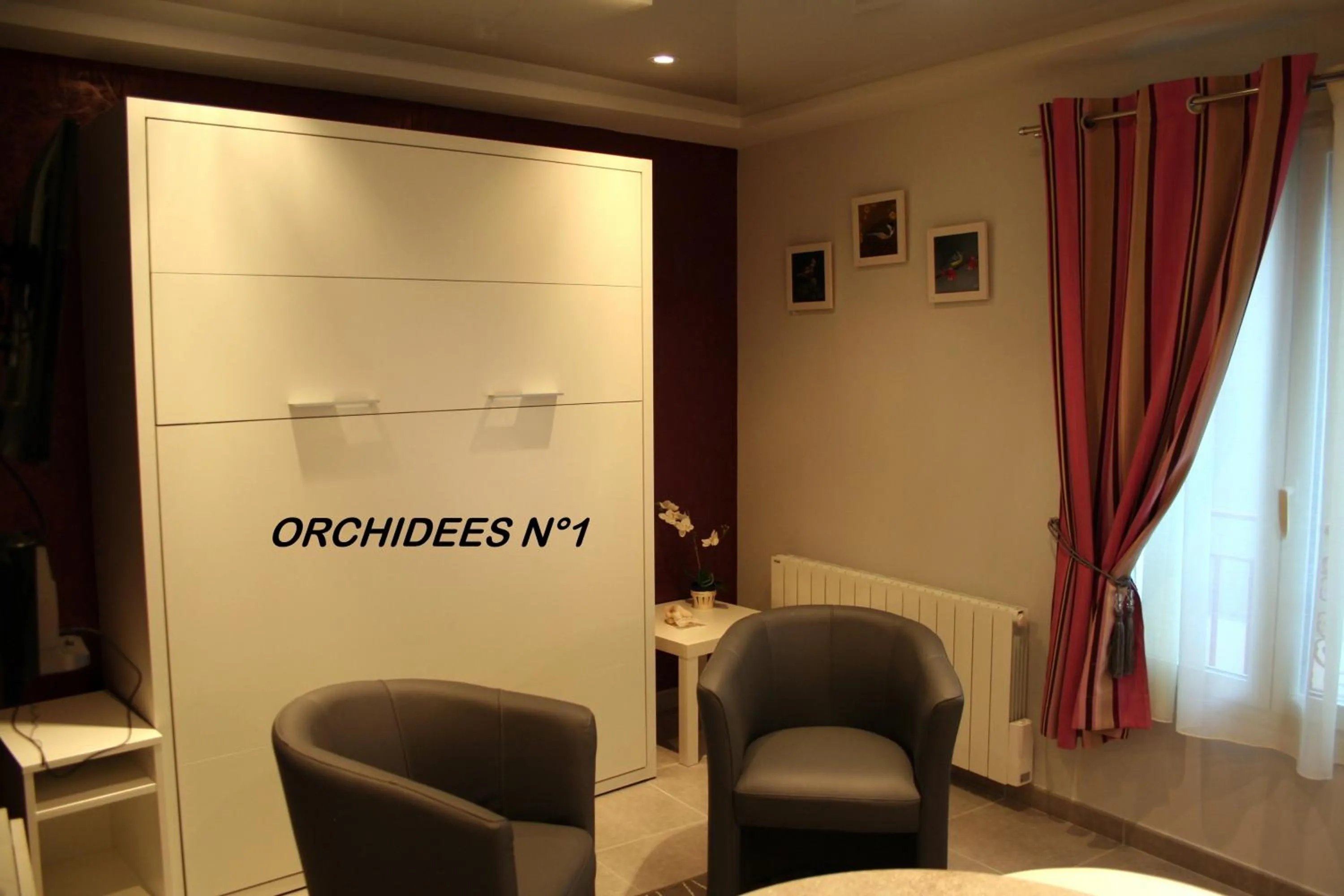 Bed in Les Hellebores