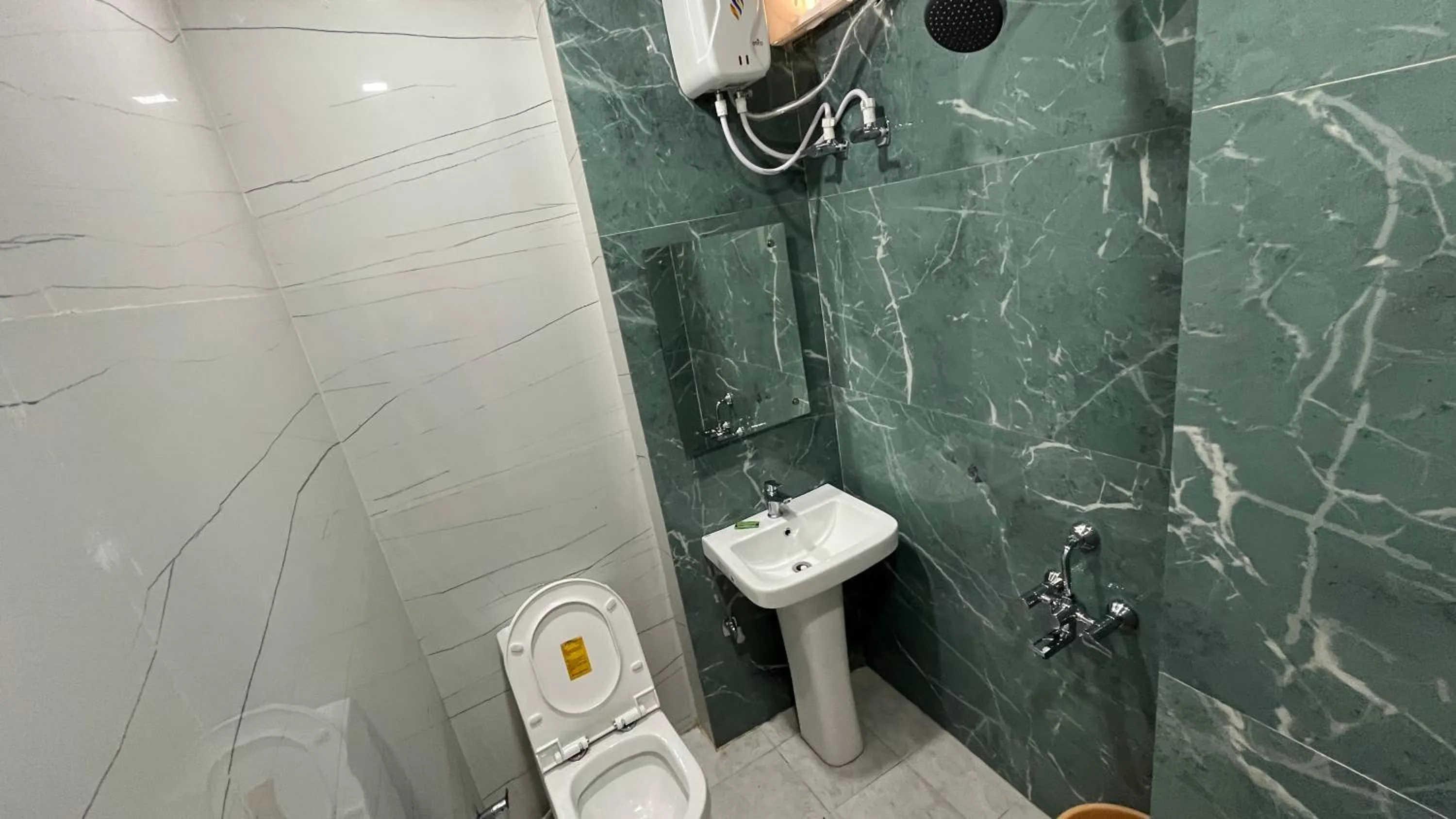 Bathroom in Maharastra Bhavan Atithi Grah