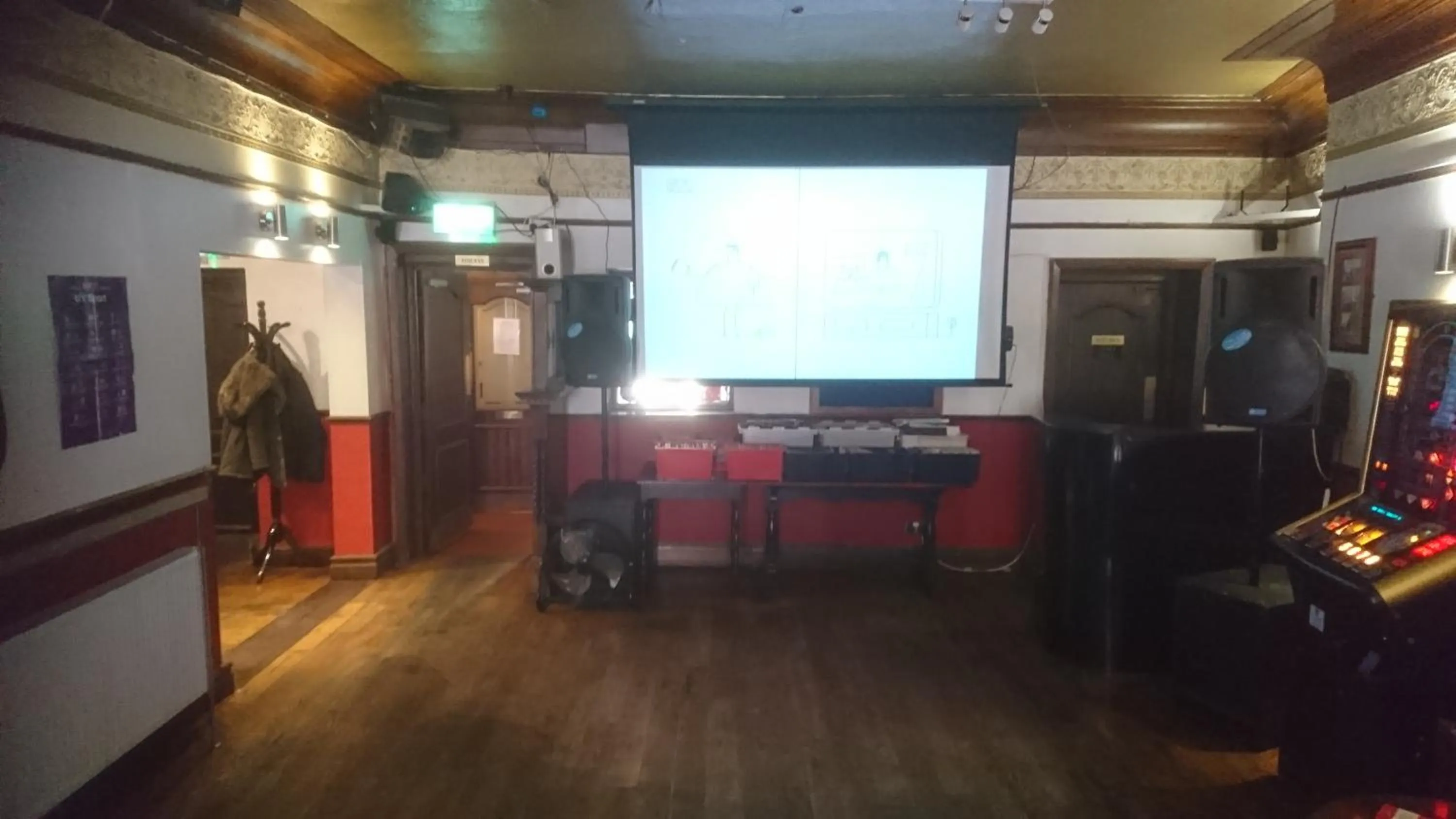 Lounge or bar in The King's Head Hotel