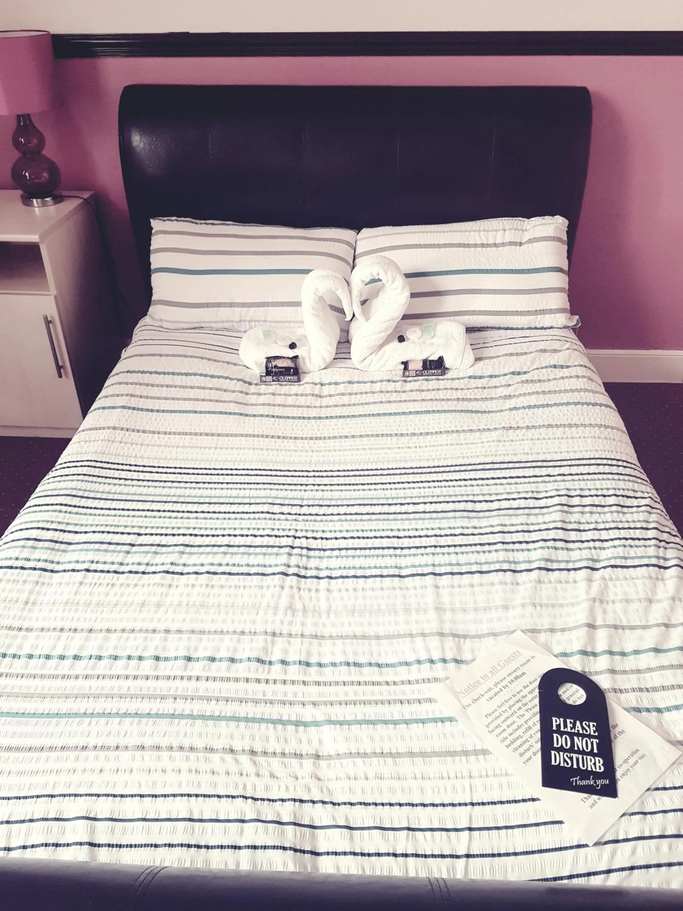 Bed in The King's Head Hotel