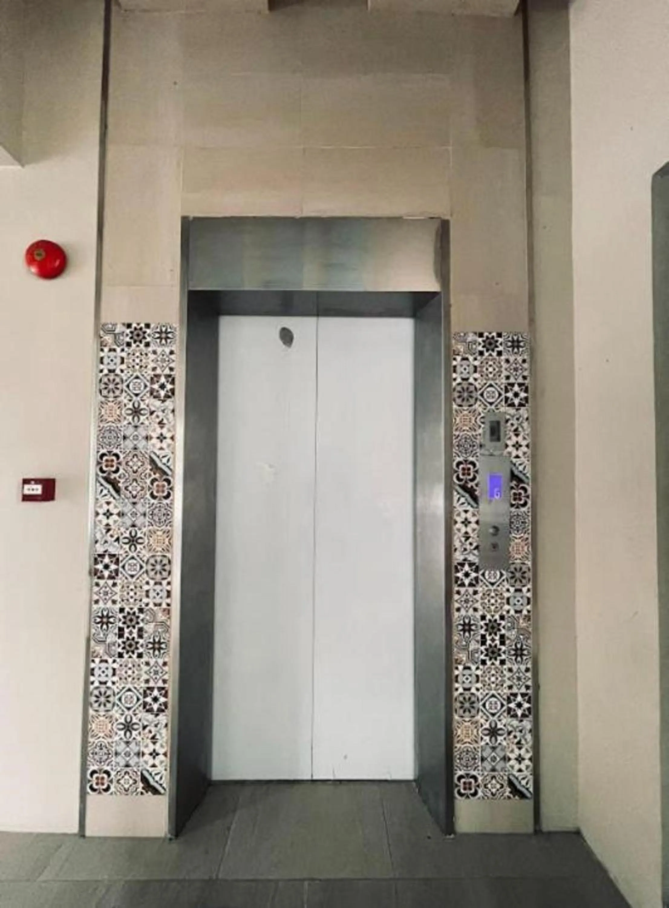 elevator in Daraga Tourist Inn