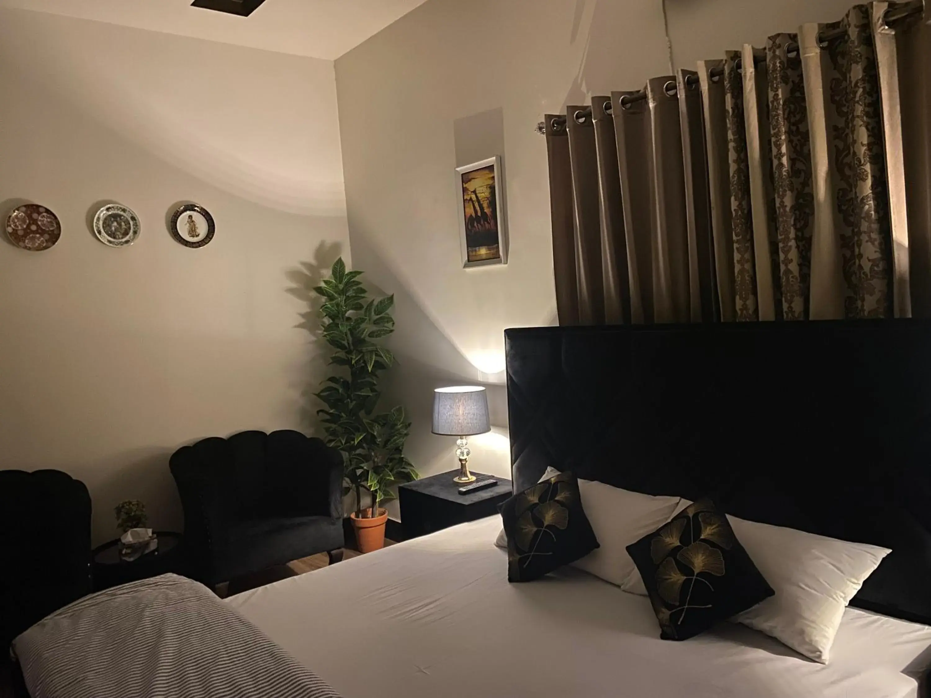 Deluxe Room (2 Adults + 1 Child) in The Comfort Lodge Deluxe Room (2 Adults + 1 Child) in The Comfort Lodge