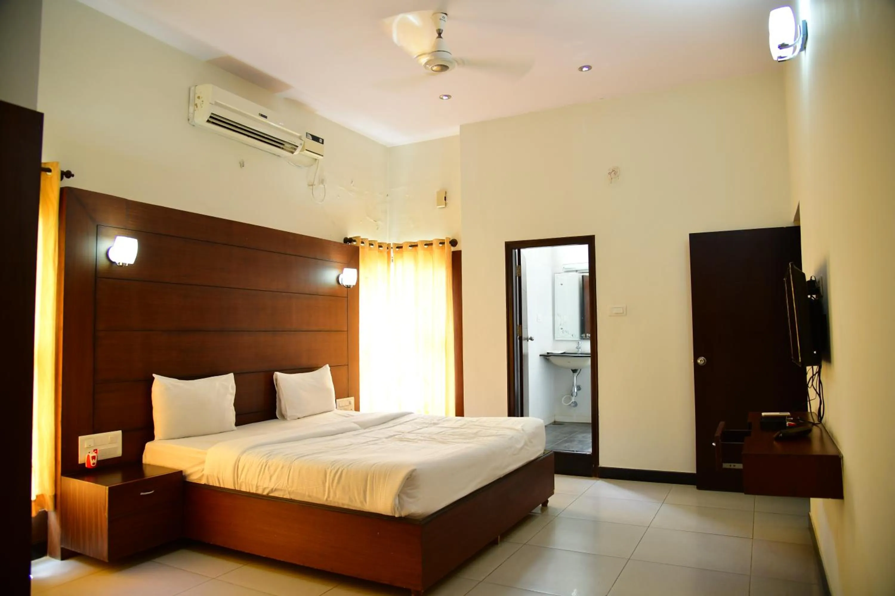 Bedroom, Bed in Nijaguna Resorts