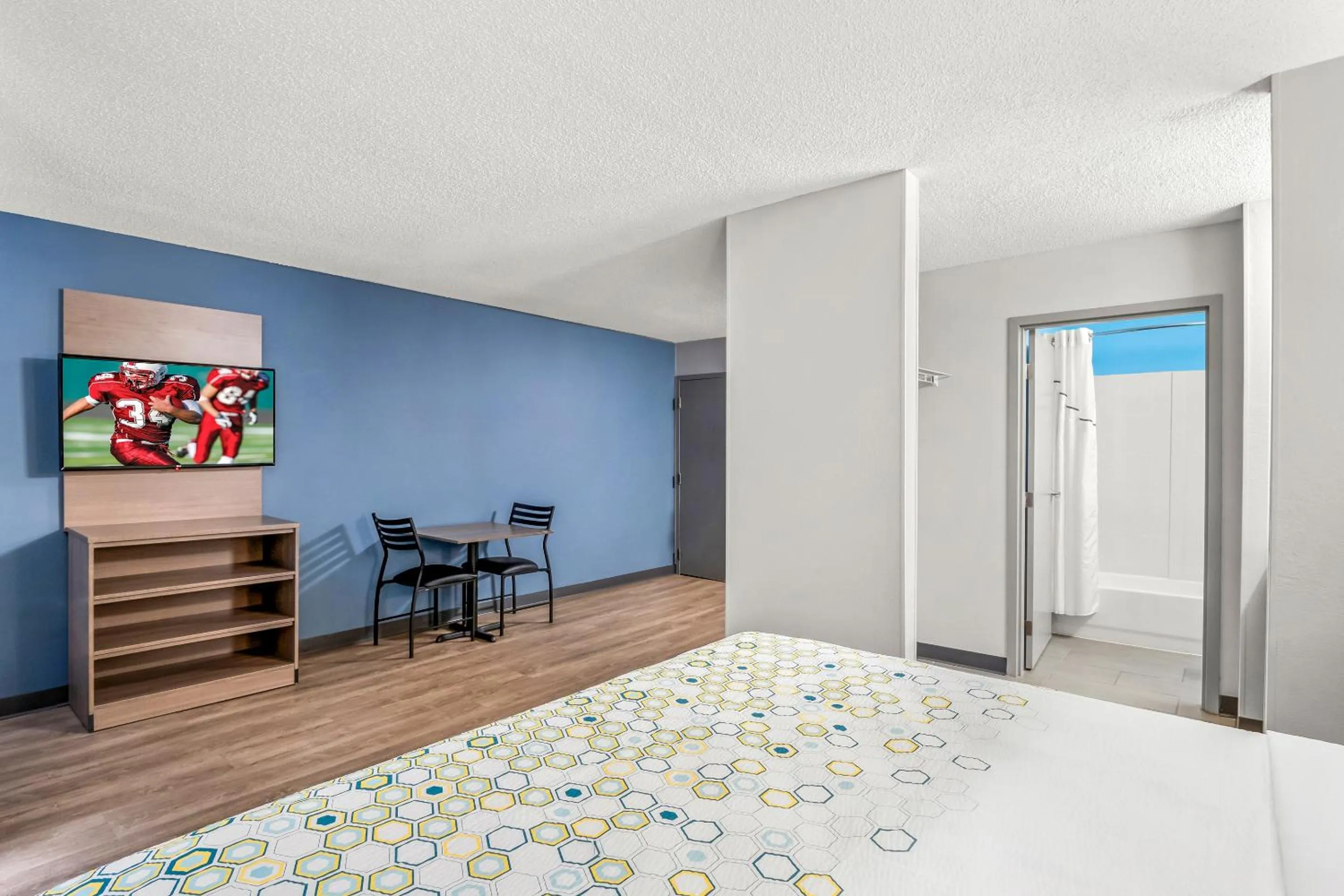 Property building, Bed in HomeTowne Studios by Red Roof Southfield