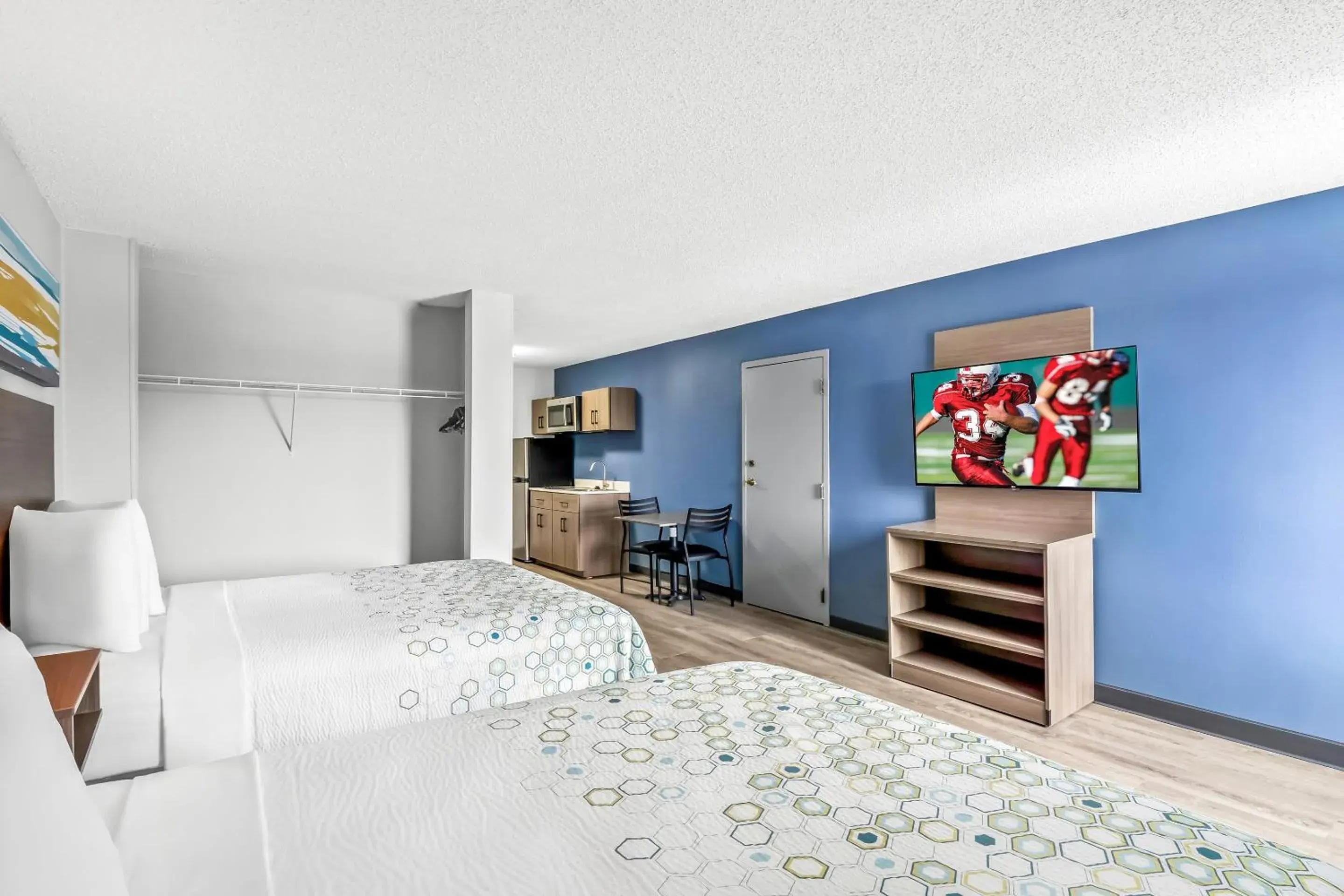 Studio Queen Room Disability Access Non-Smoking in HomeTowne Studios by Red Roof Southfield Studio Queen Room Disability Access Non-Smoking in HomeTowne Studios by Red Roof Southfield