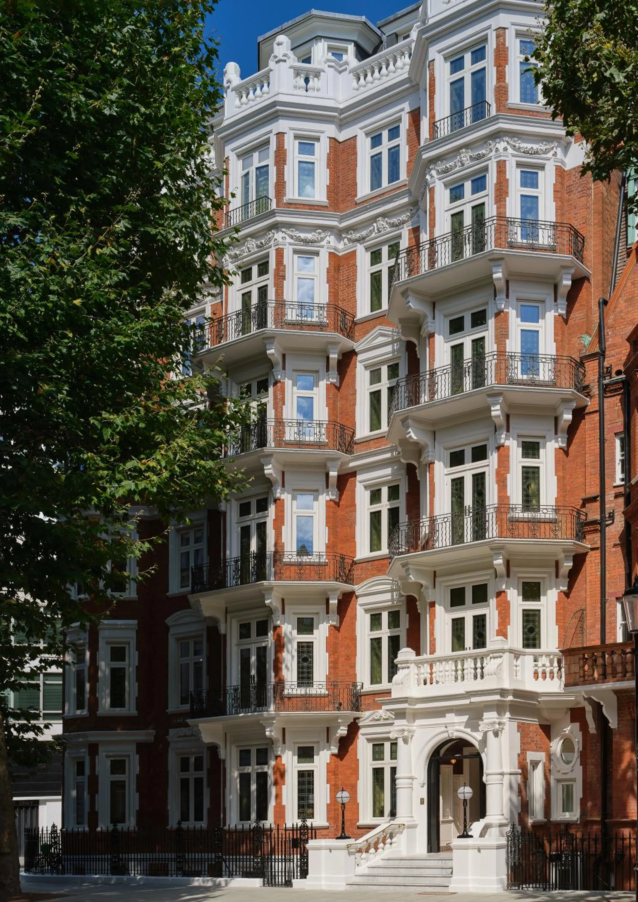 Property building in At Sloane