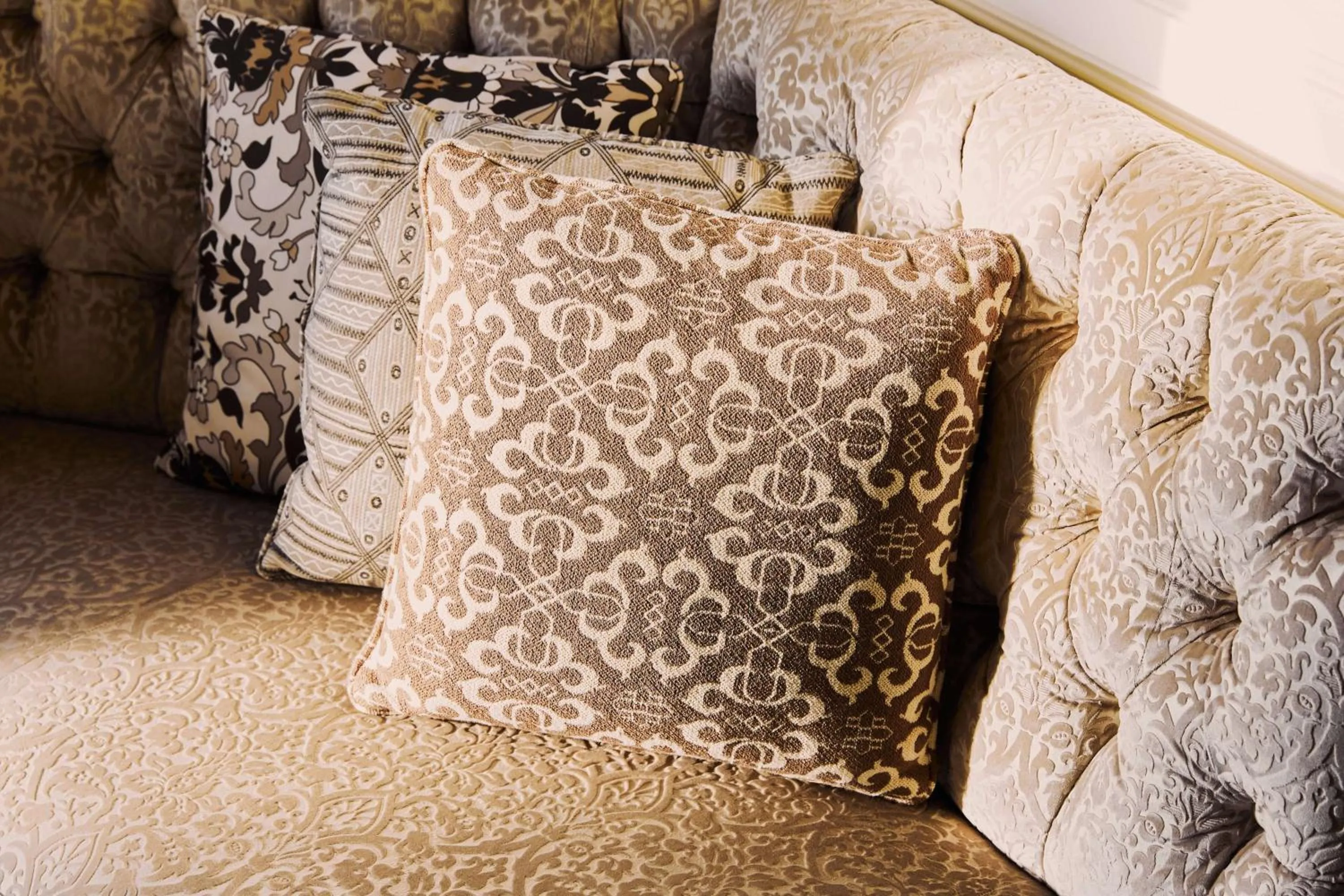 Photo of the whole room, Bed in At Sloane