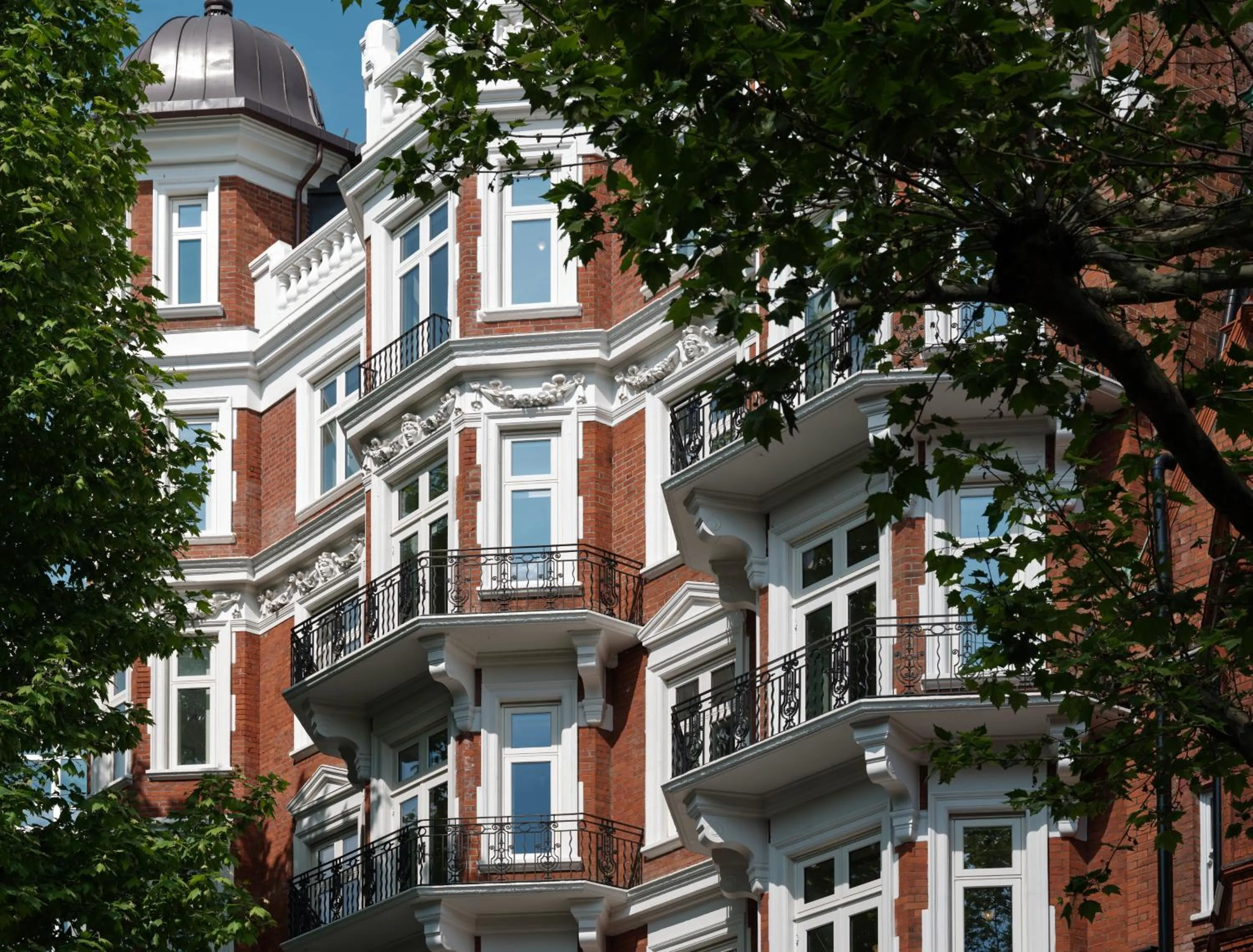 Property building in At Sloane