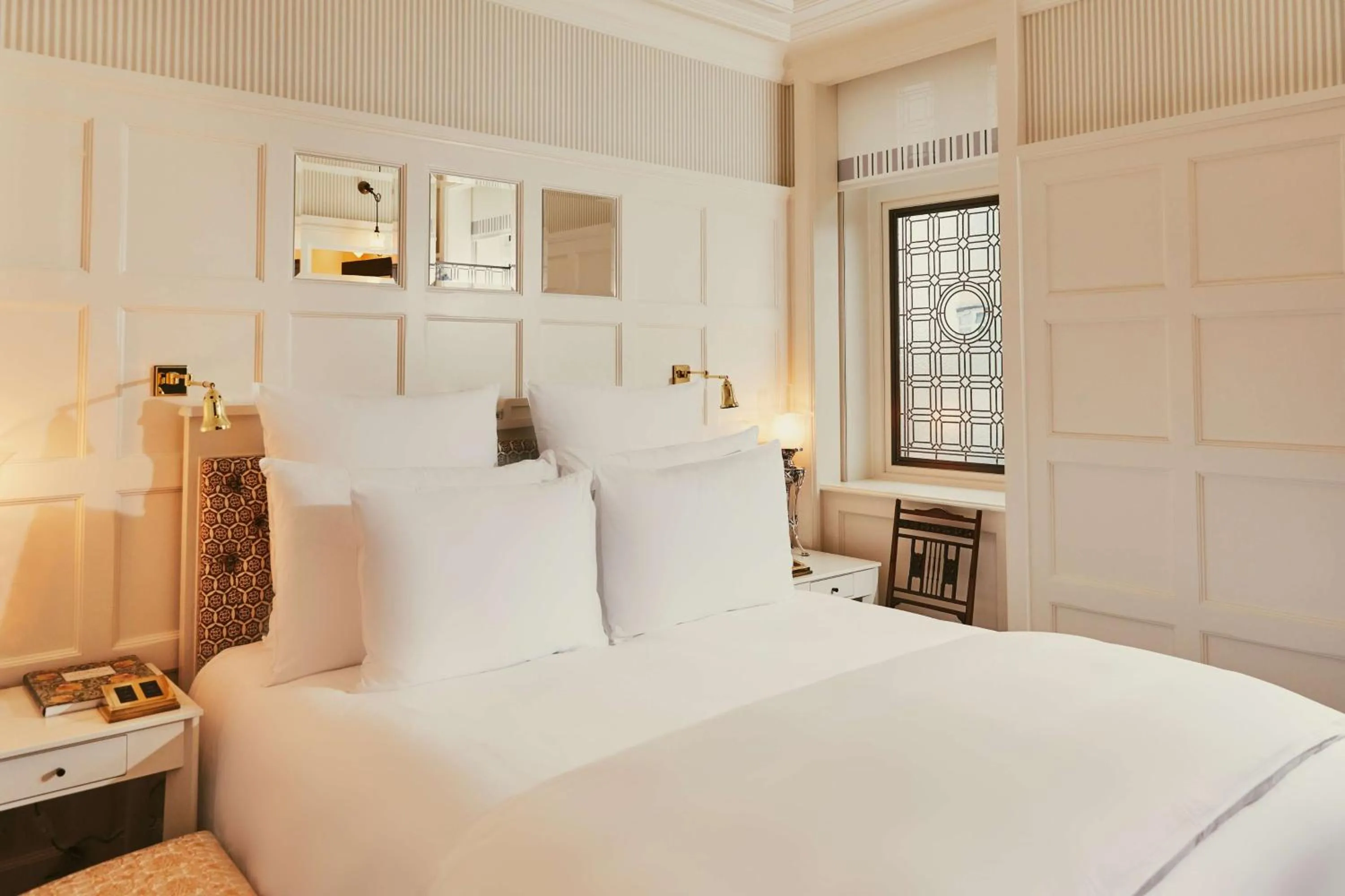 Bedroom, Bed in At Sloane