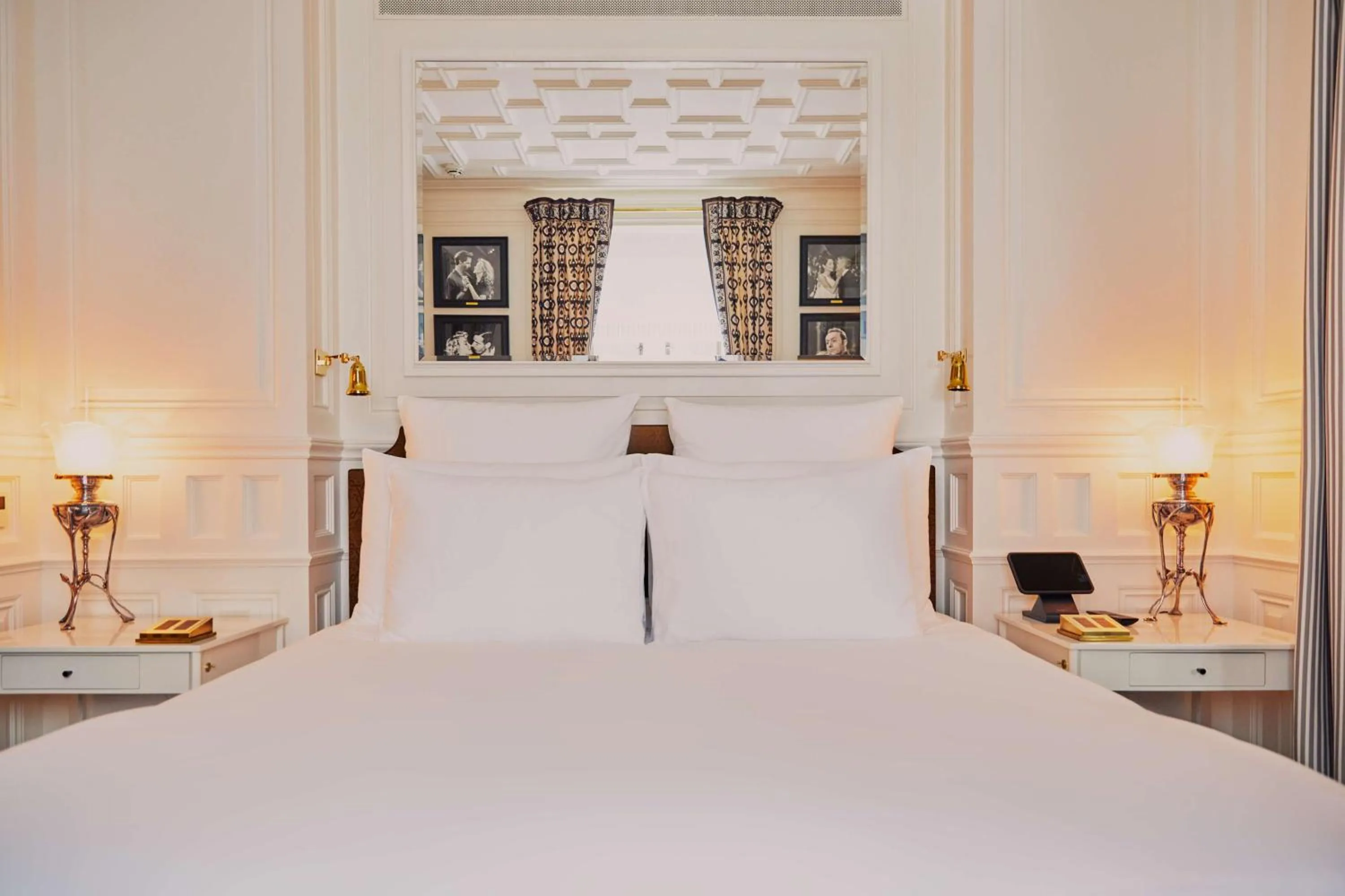 Photo of the whole room, Bed in At Sloane