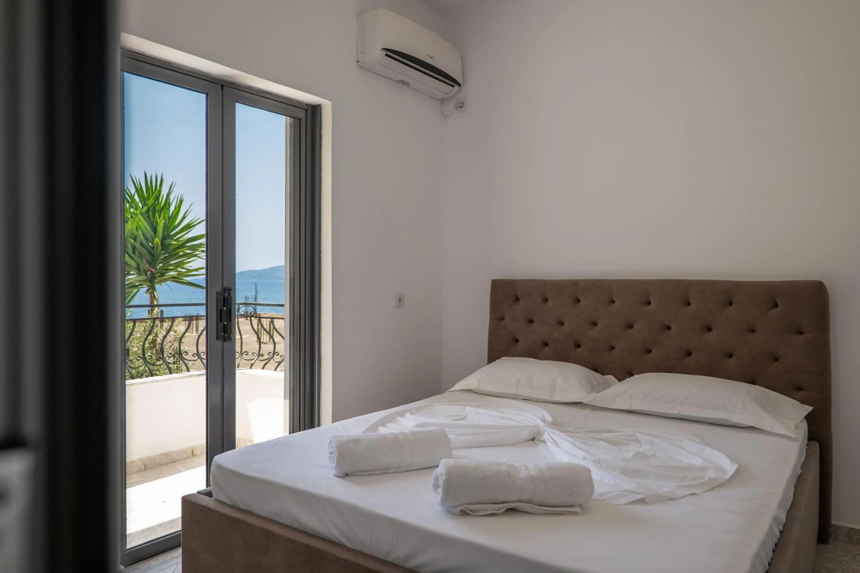 Bed in Sunset Aparthotel