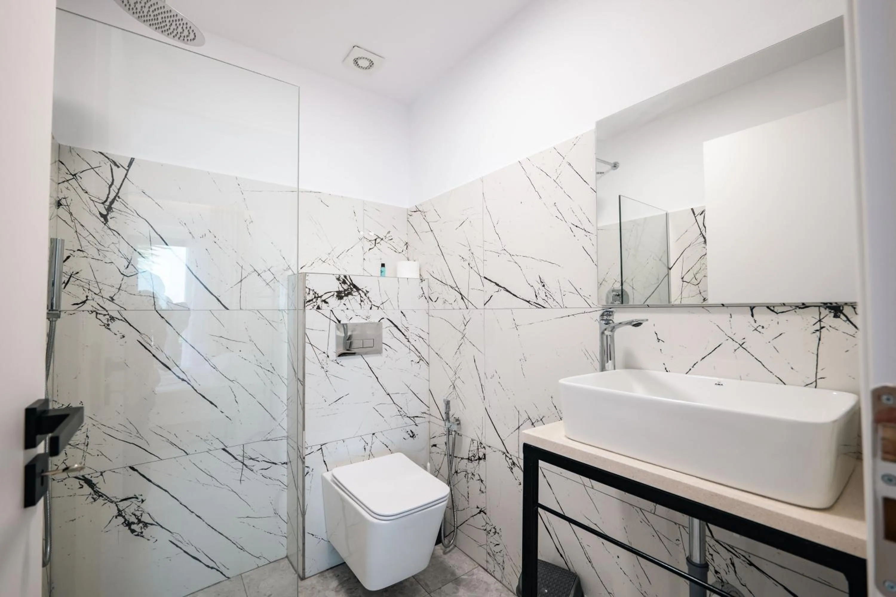 Shower in Sunset Aparthotel