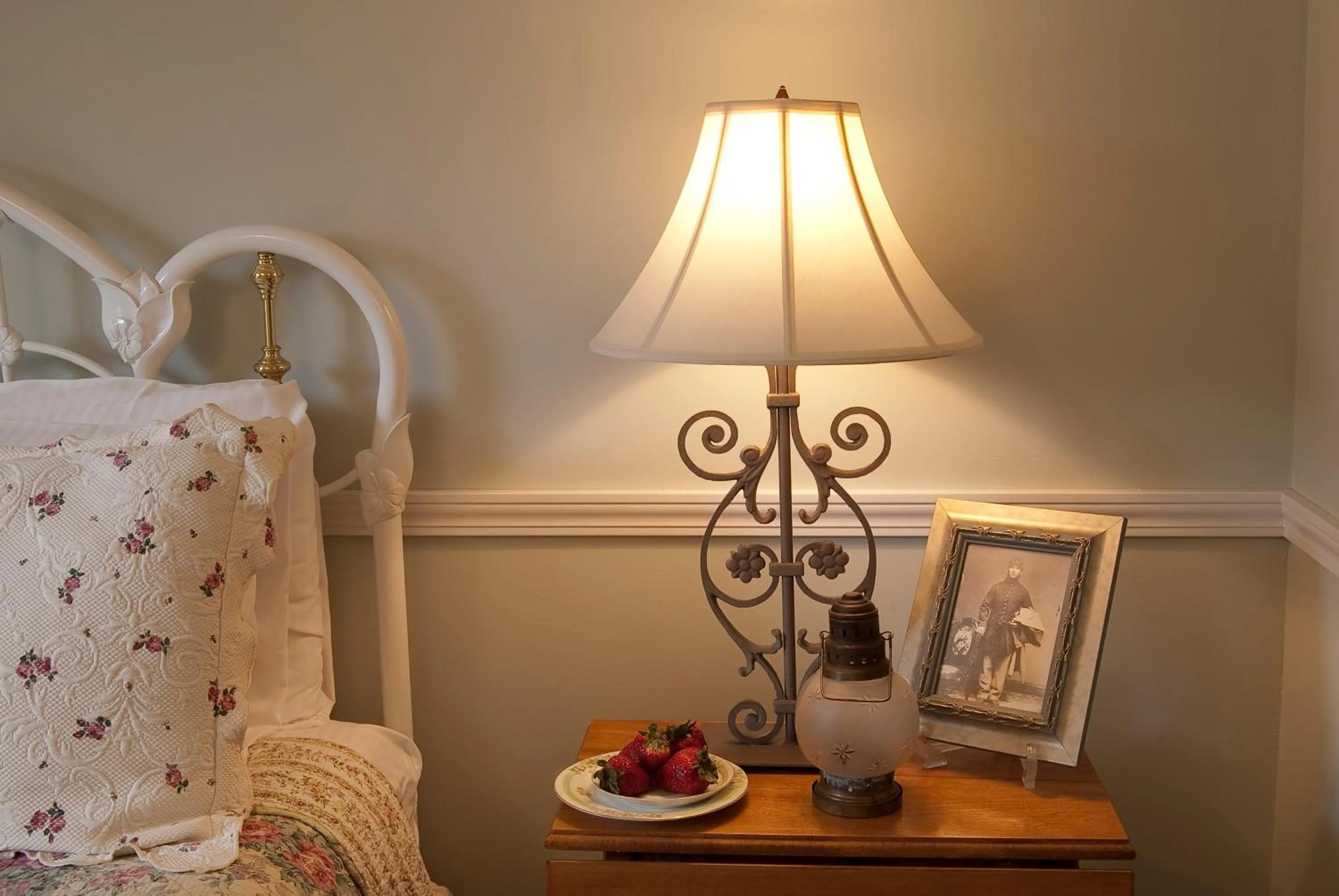 Bedroom, Bed in Eagle Harbor Inn