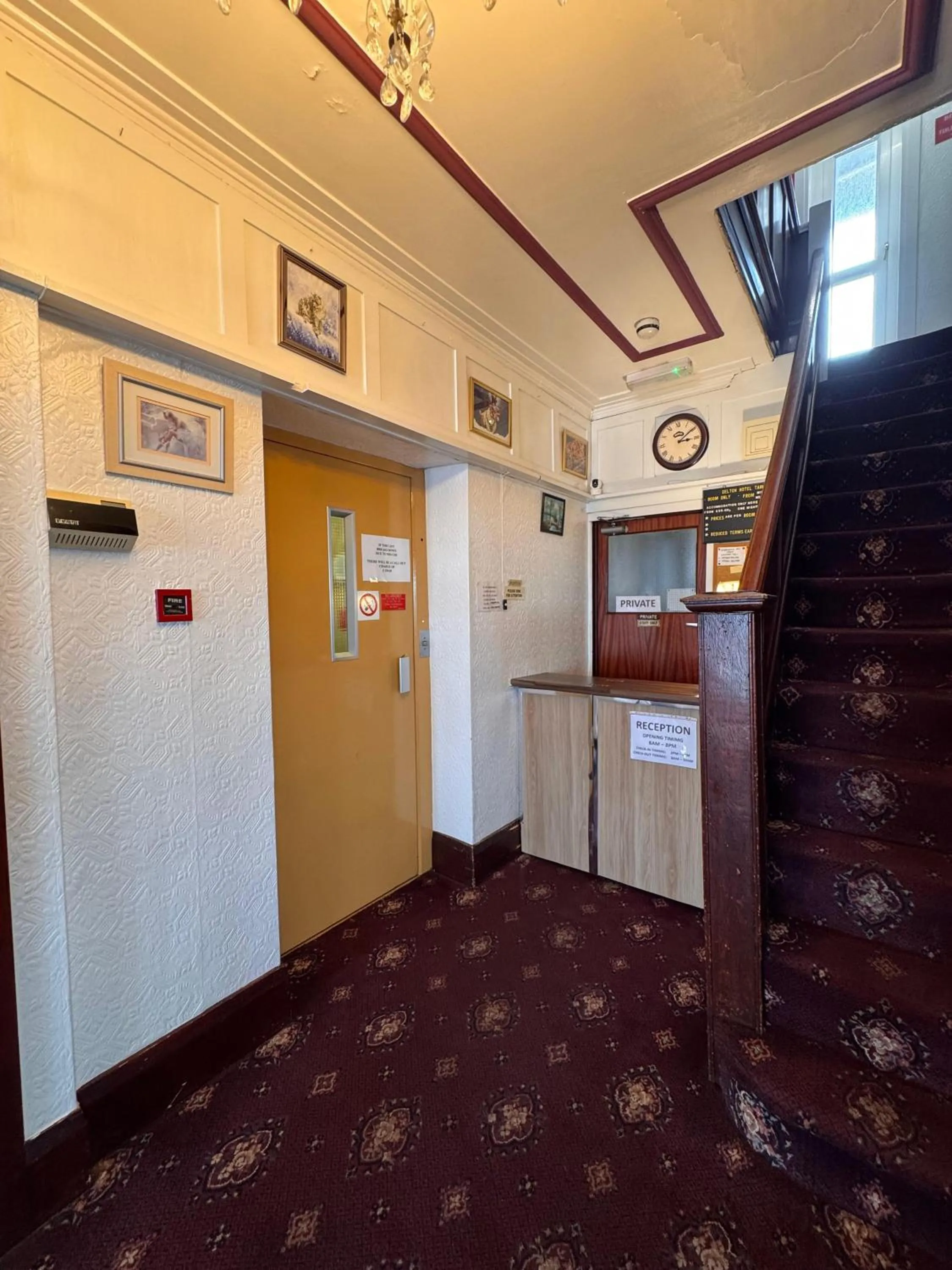 Lobby or reception in OYO Delton Hotel Blackpool Pleasure Beach
