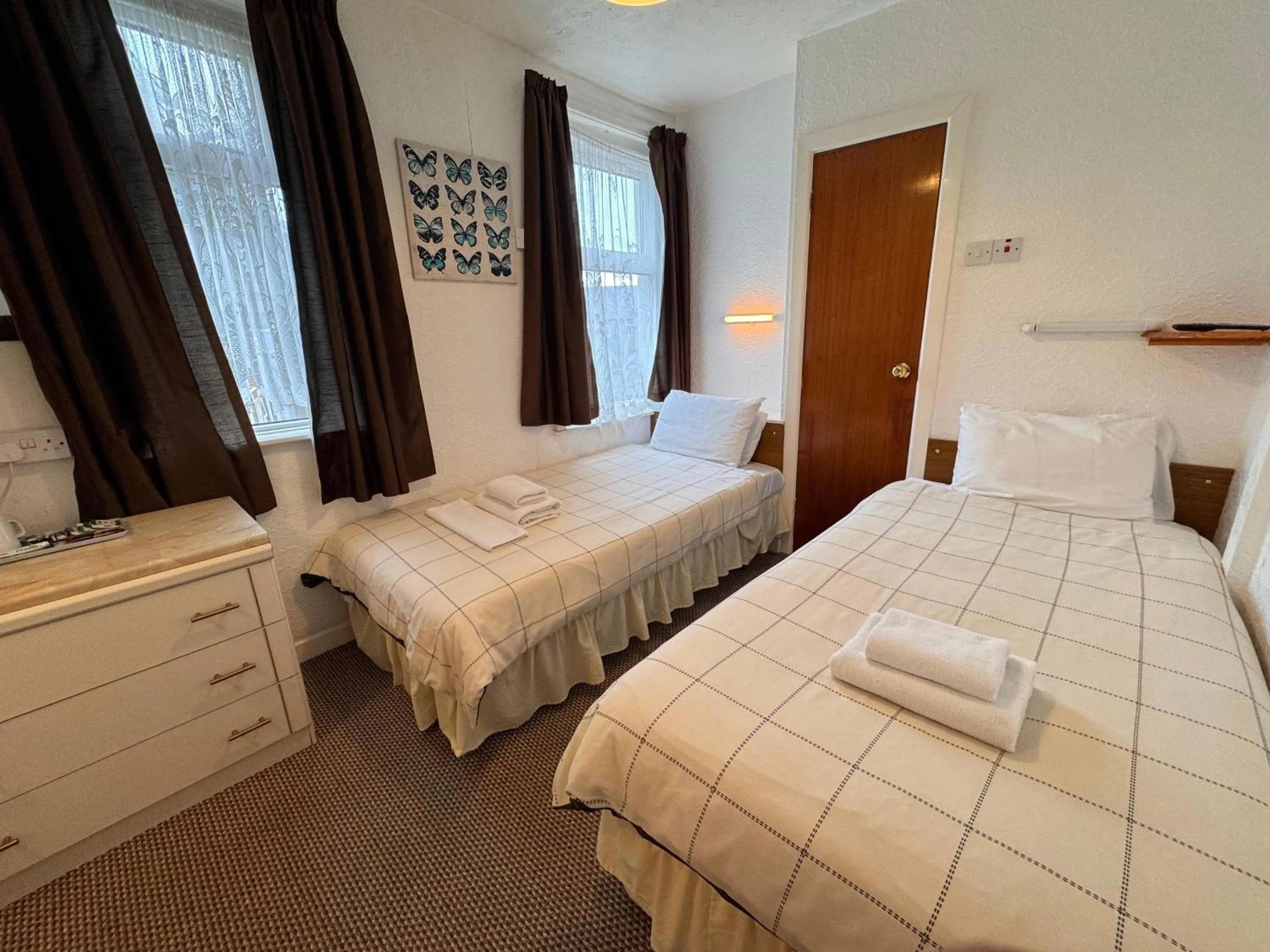 Bedroom, Bed in OYO Delton Hotel Blackpool Pleasure Beach