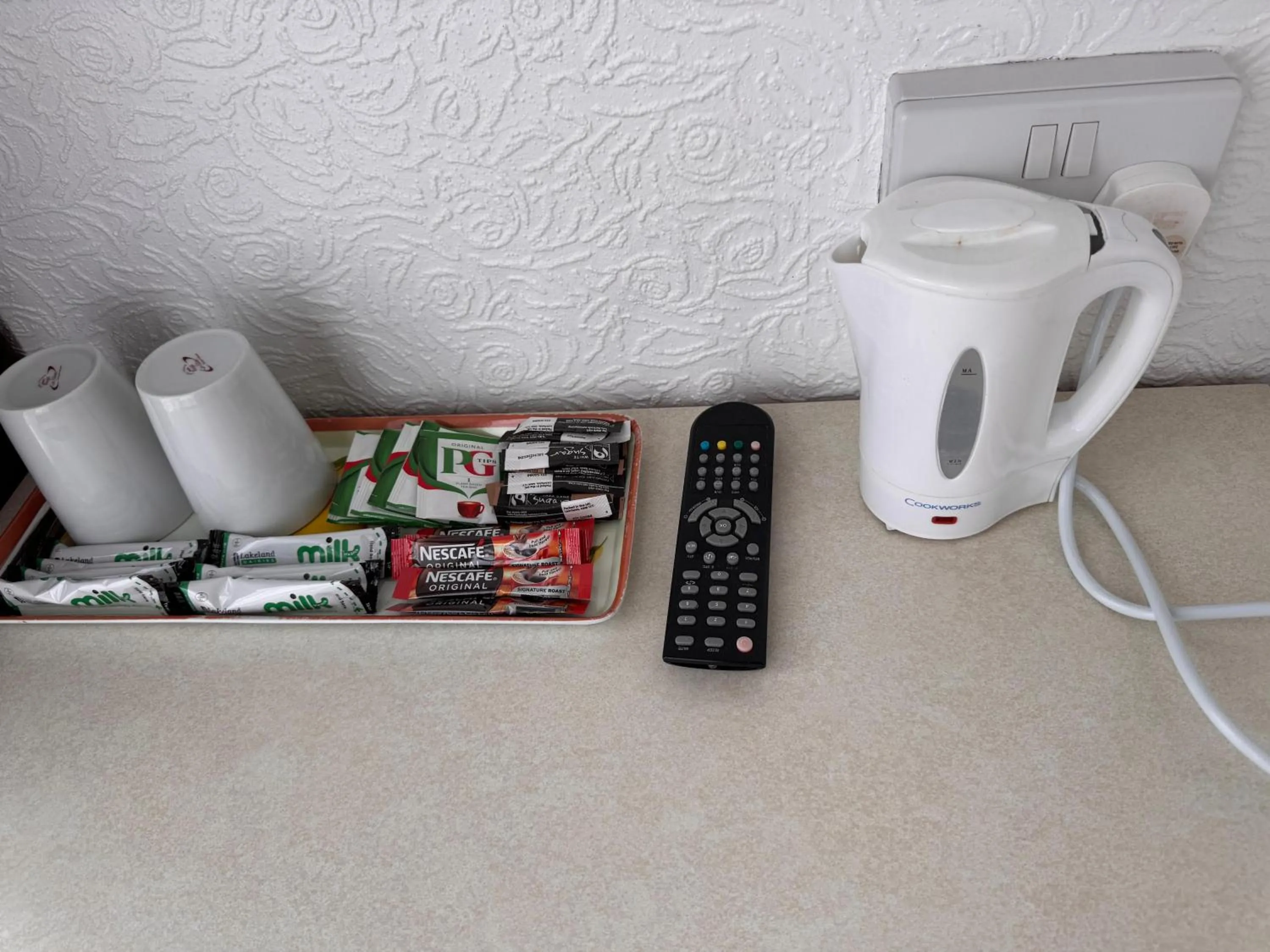 Coffee/tea facilities in OYO Delton Hotel Blackpool Pleasure Beach