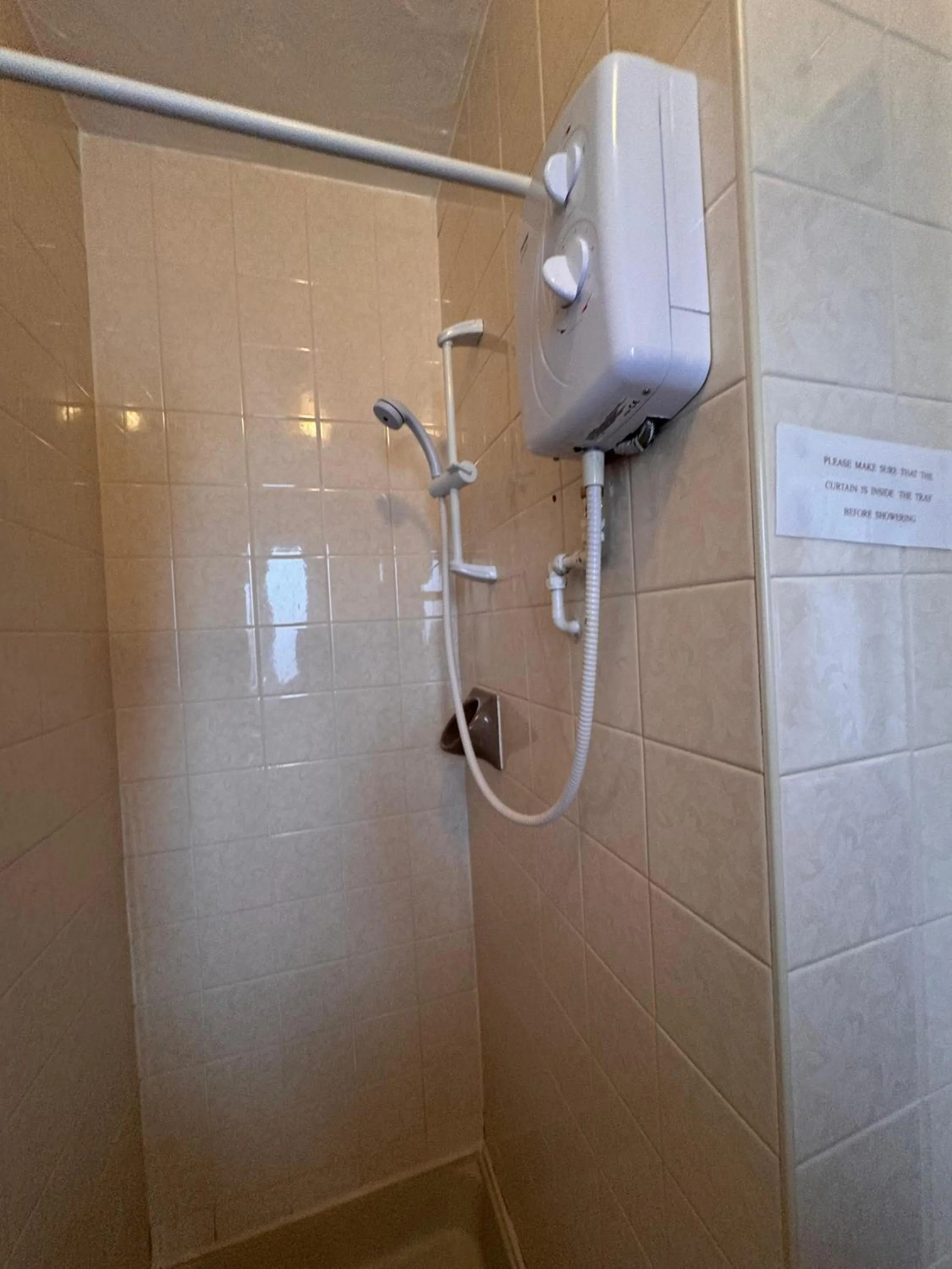 Bathroom in OYO Delton Hotel Blackpool Pleasure Beach