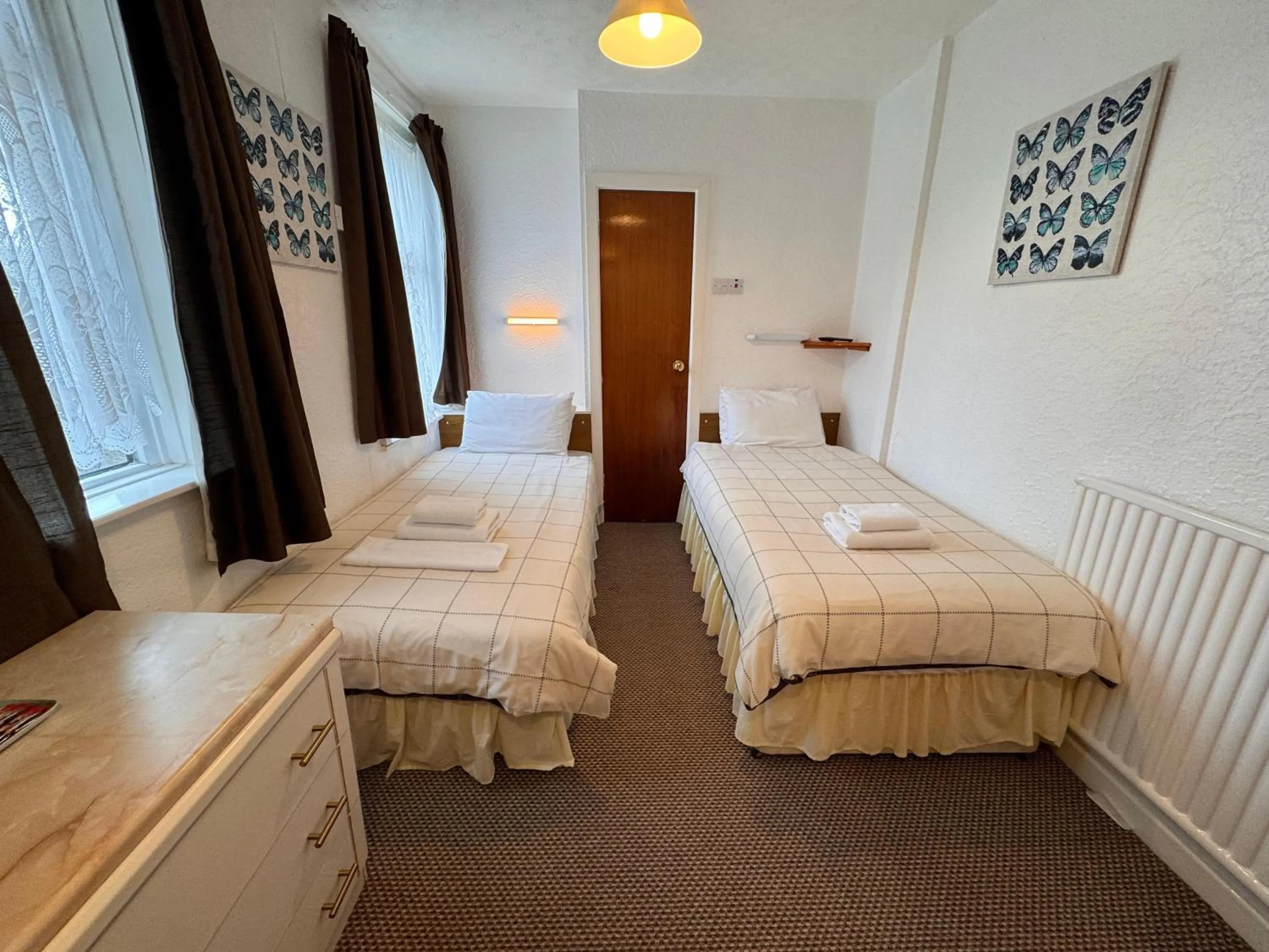 Bedroom, Bed in OYO Delton Hotel Blackpool Pleasure Beach