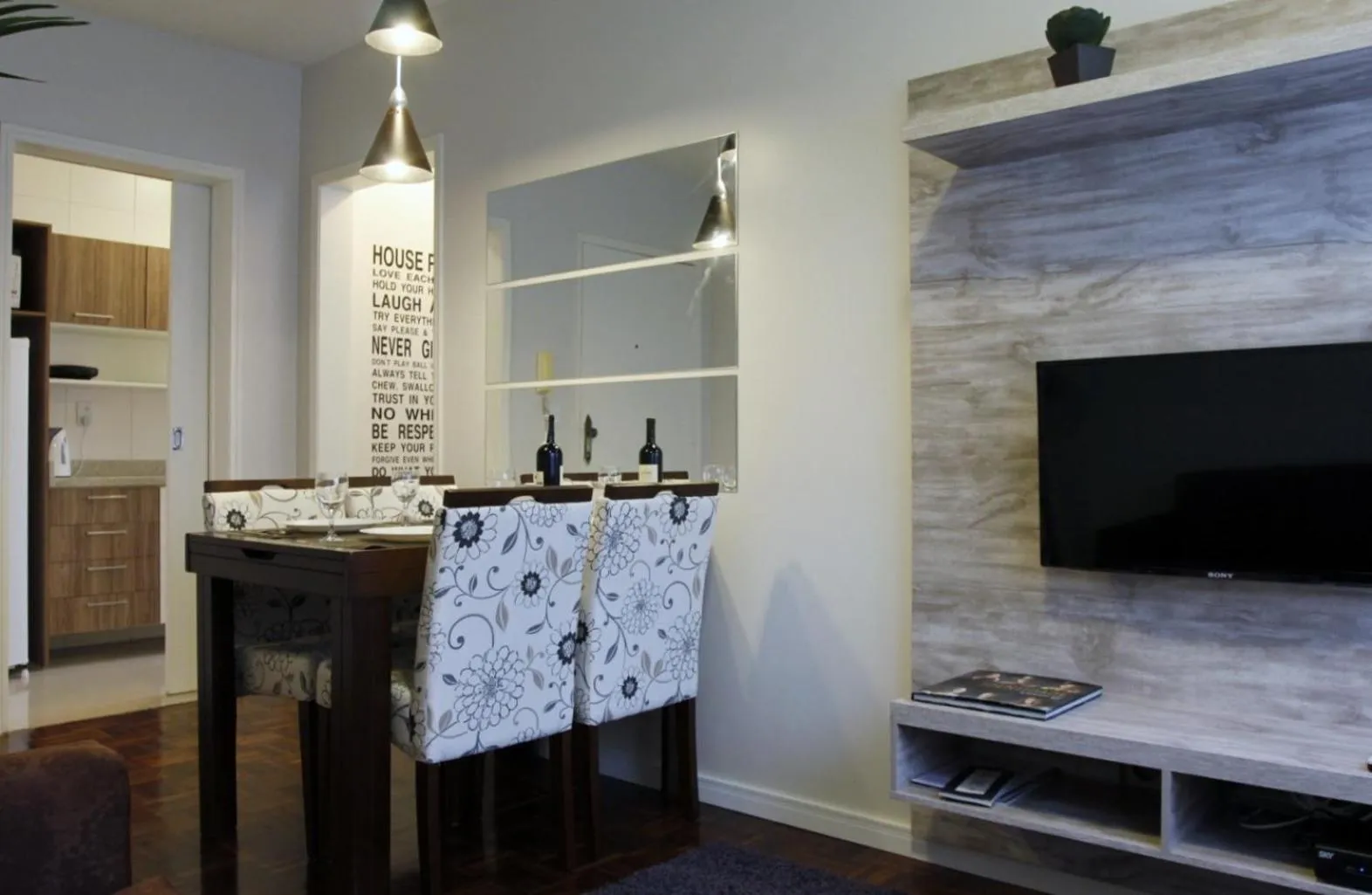 Photo of the whole room in Apartamento Atalaia