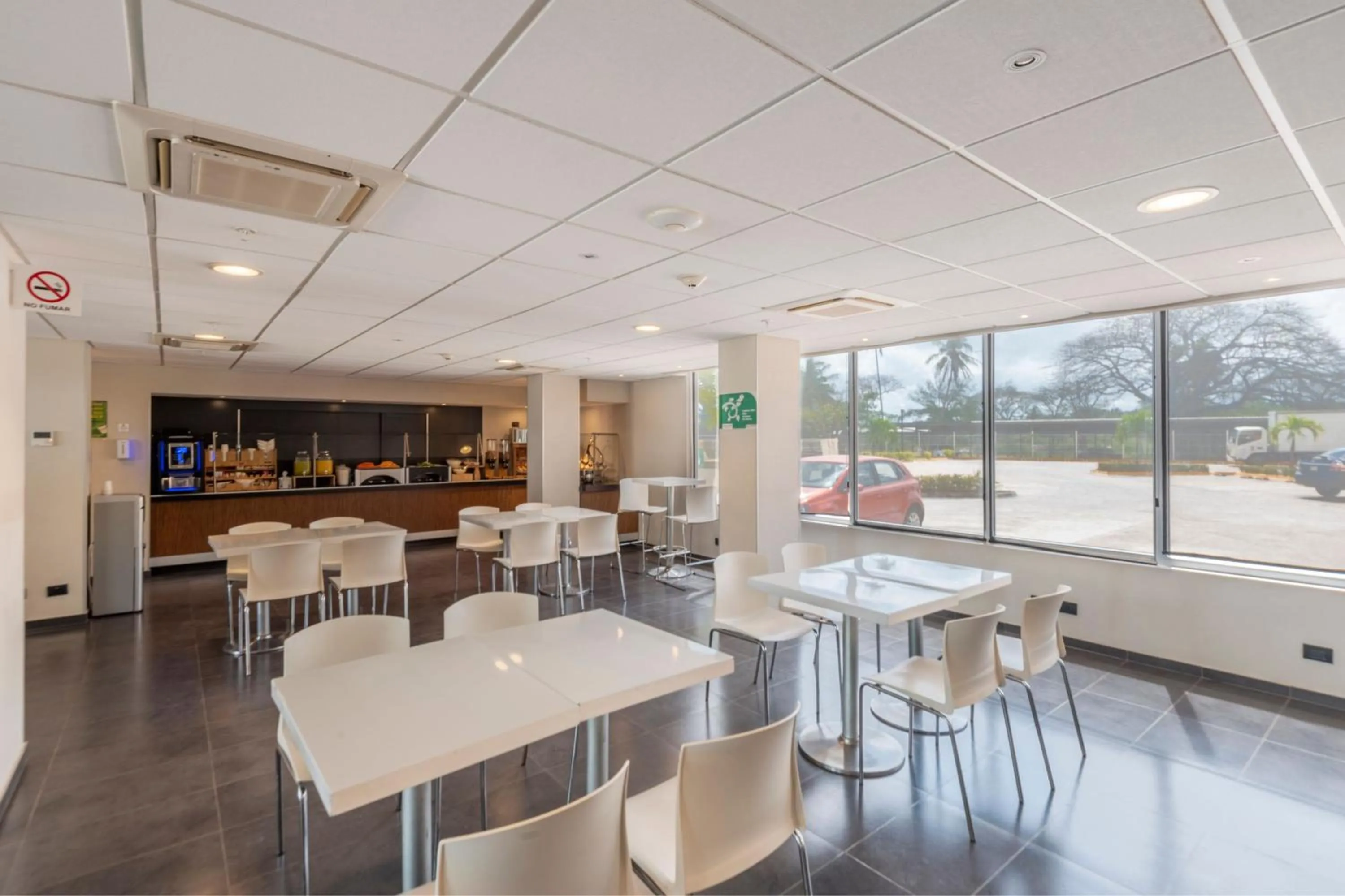 Breakfast in City Express by Marriott Paraiso