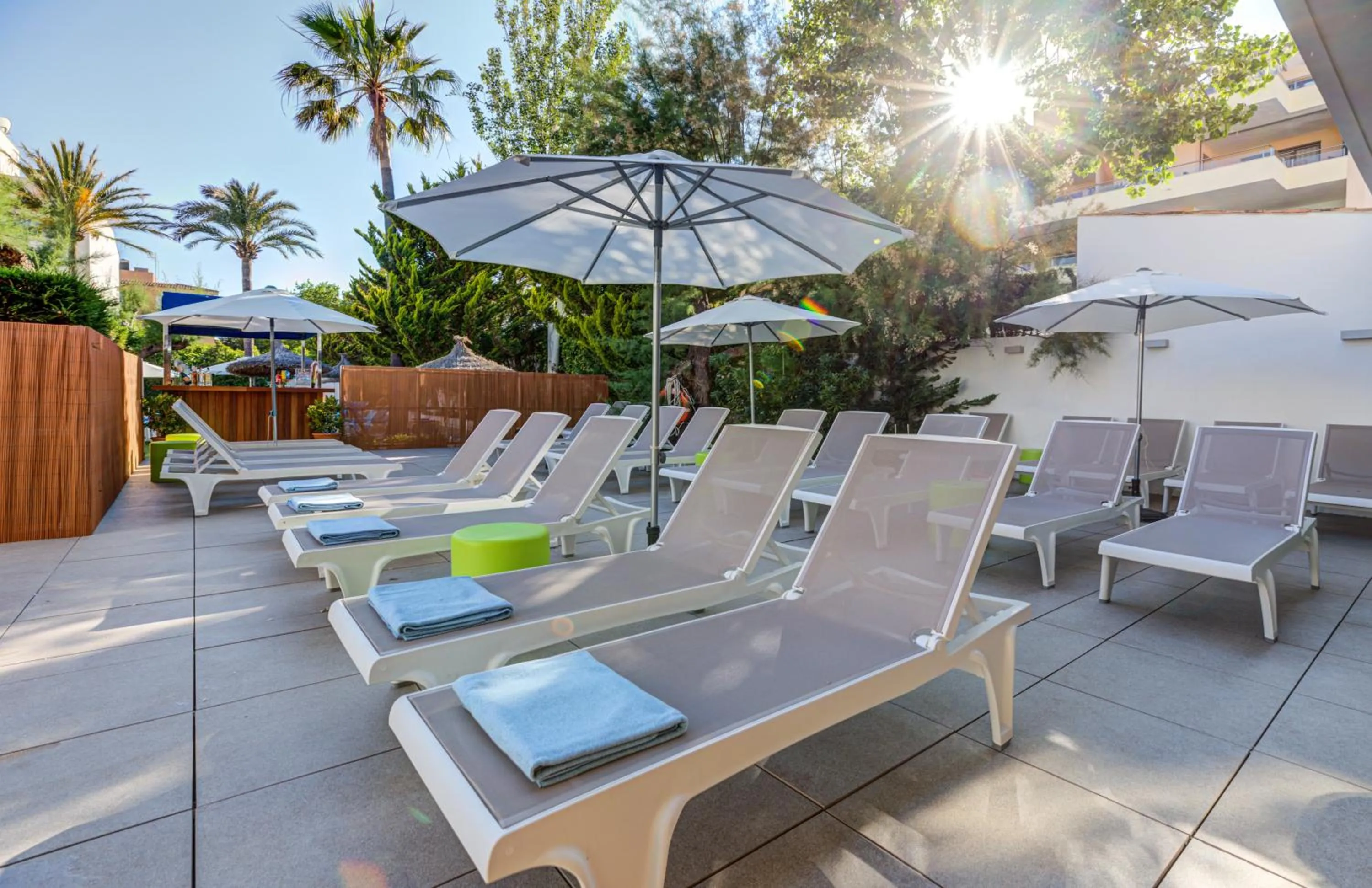 Swimming pool in Hotel Miramar Mallorca