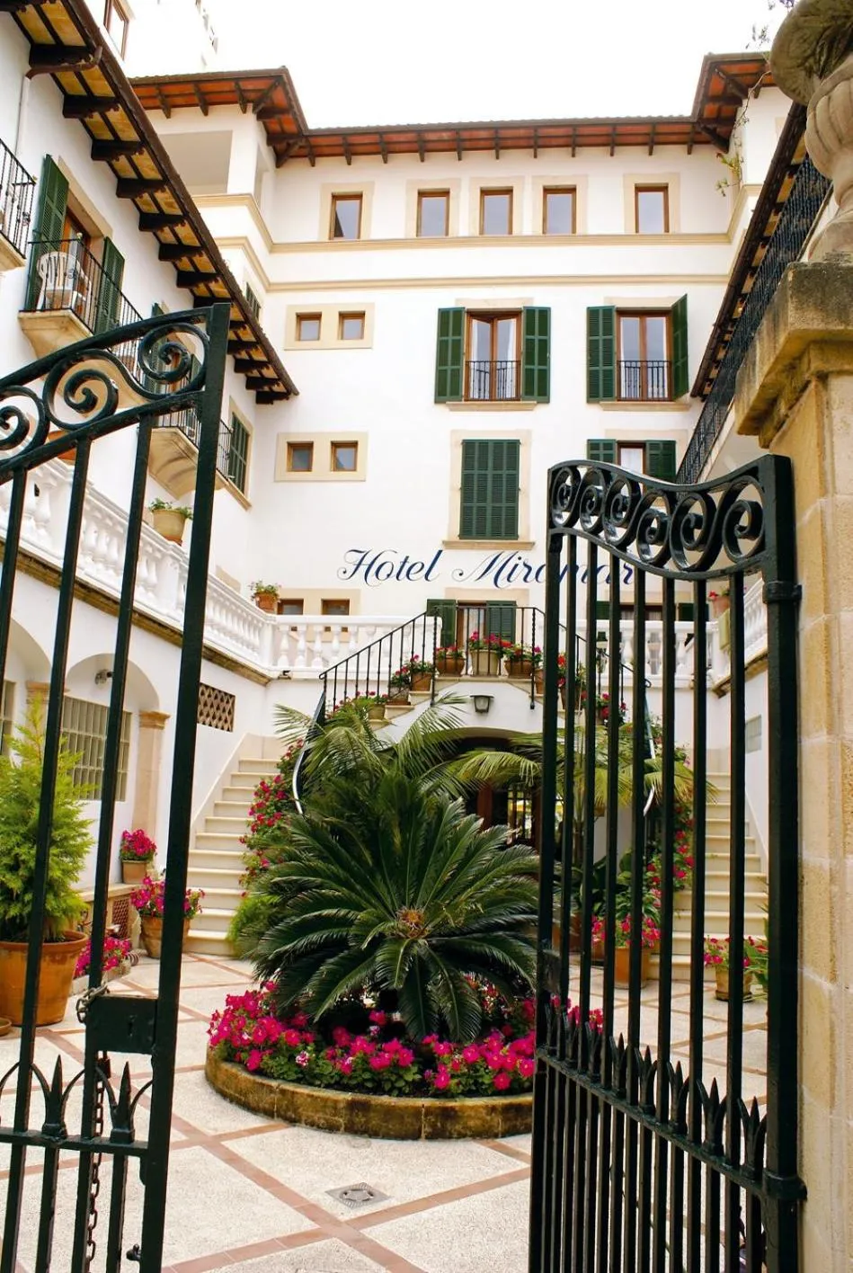 Facade/entrance in Hotel Miramar Mallorca