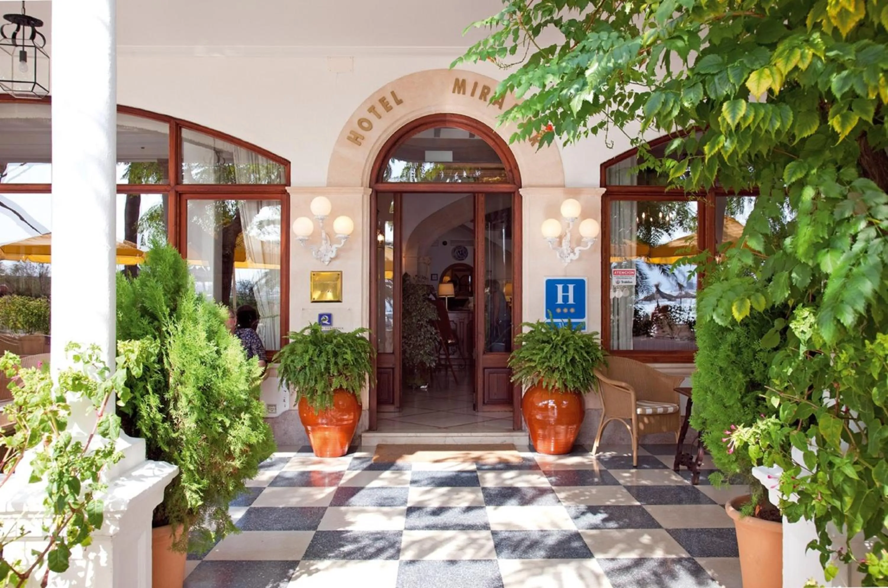 Facade/entrance in Hotel Miramar Mallorca