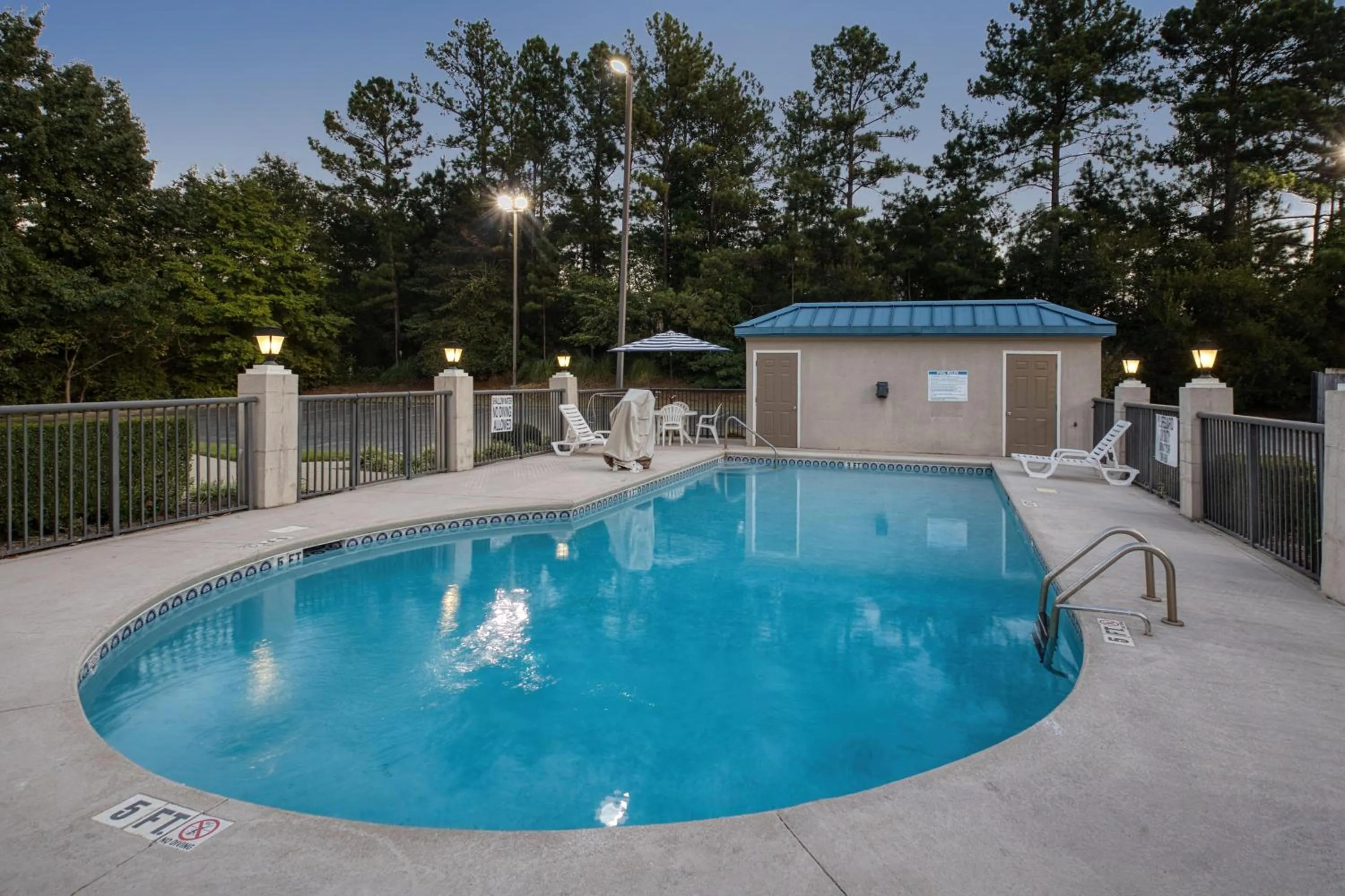 Property building in Best Western Executive Inn & Suites