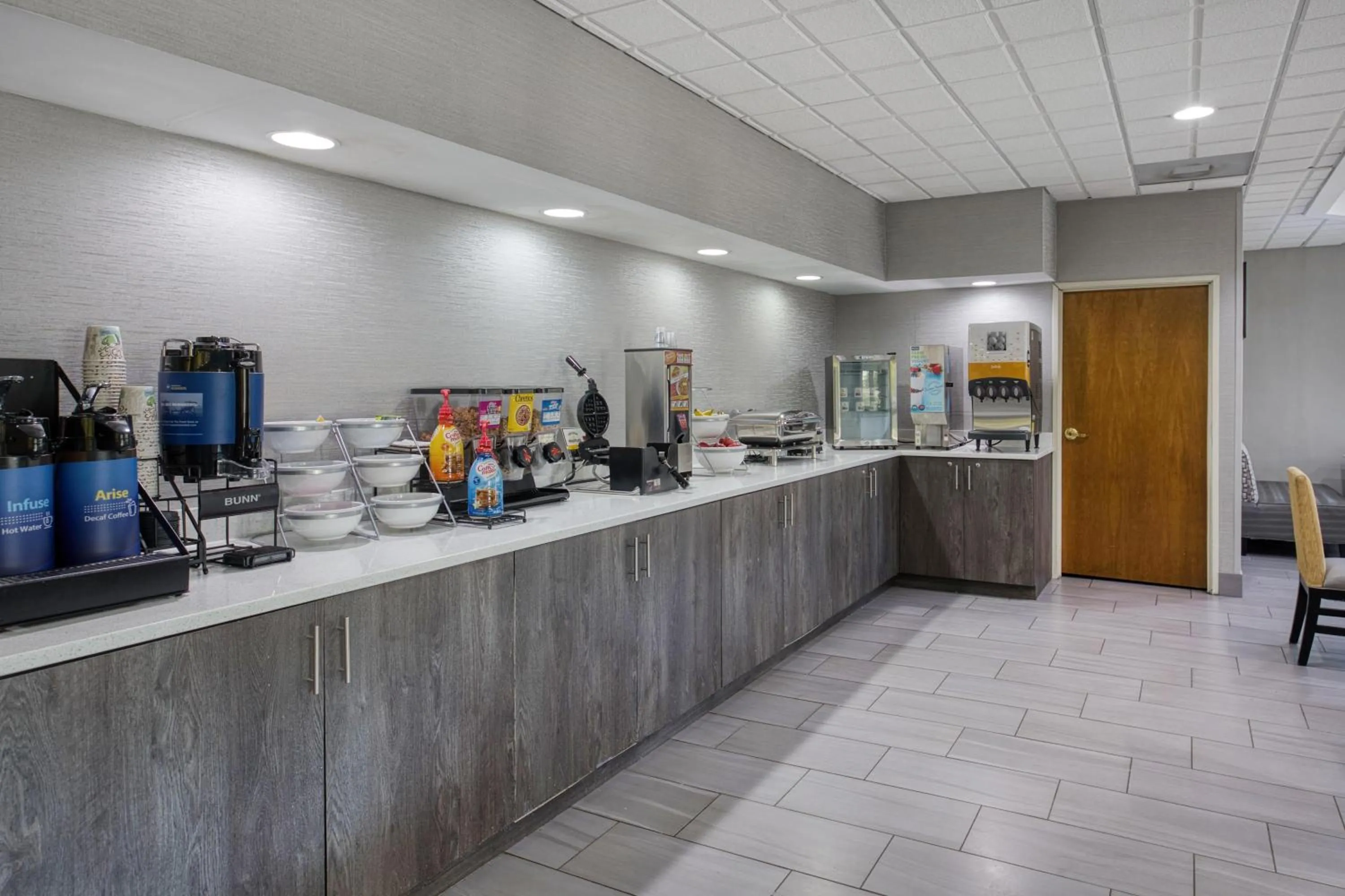 Breakfast in Best Western Executive Inn & Suites