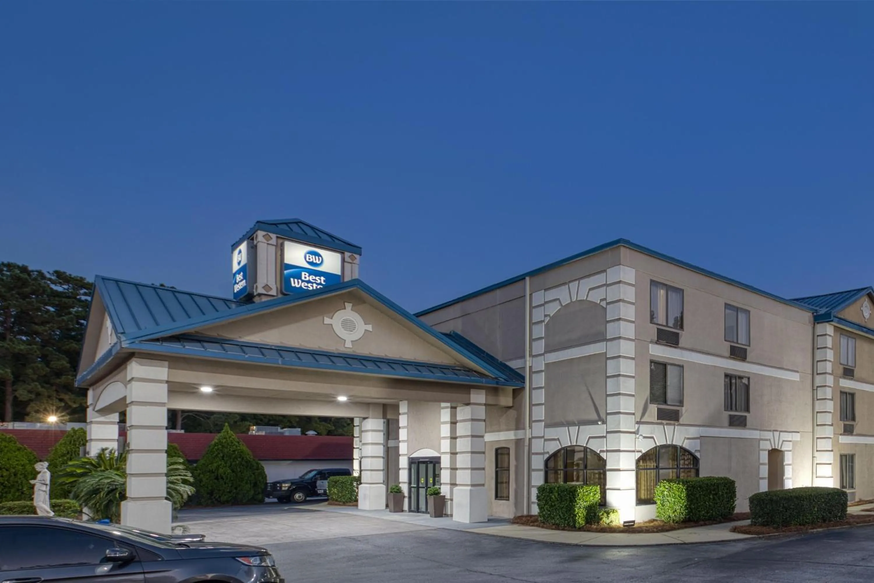 Property building in Best Western Executive Inn & Suites