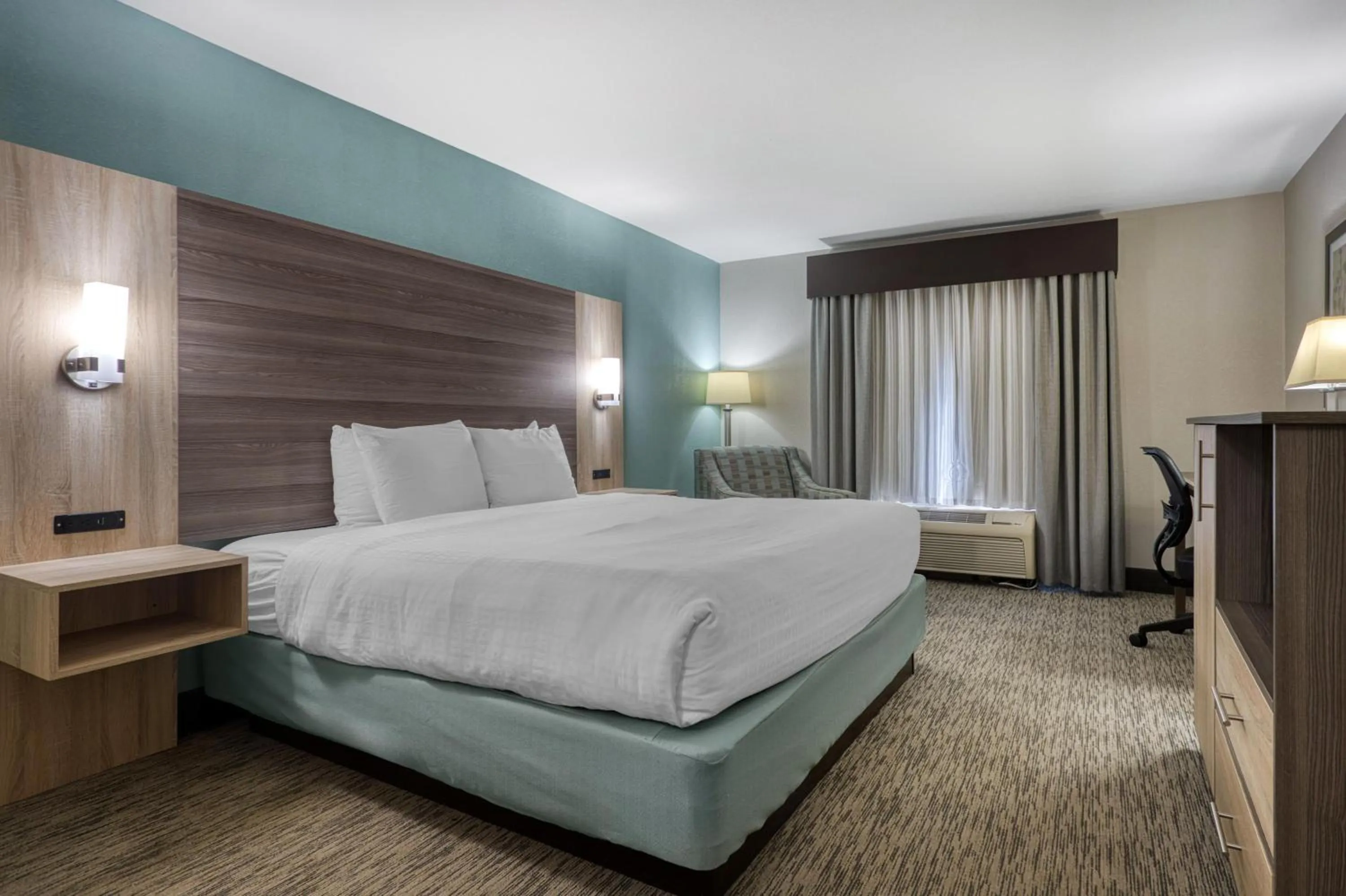 Bedroom, Bed in Best Western Executive Inn & Suites