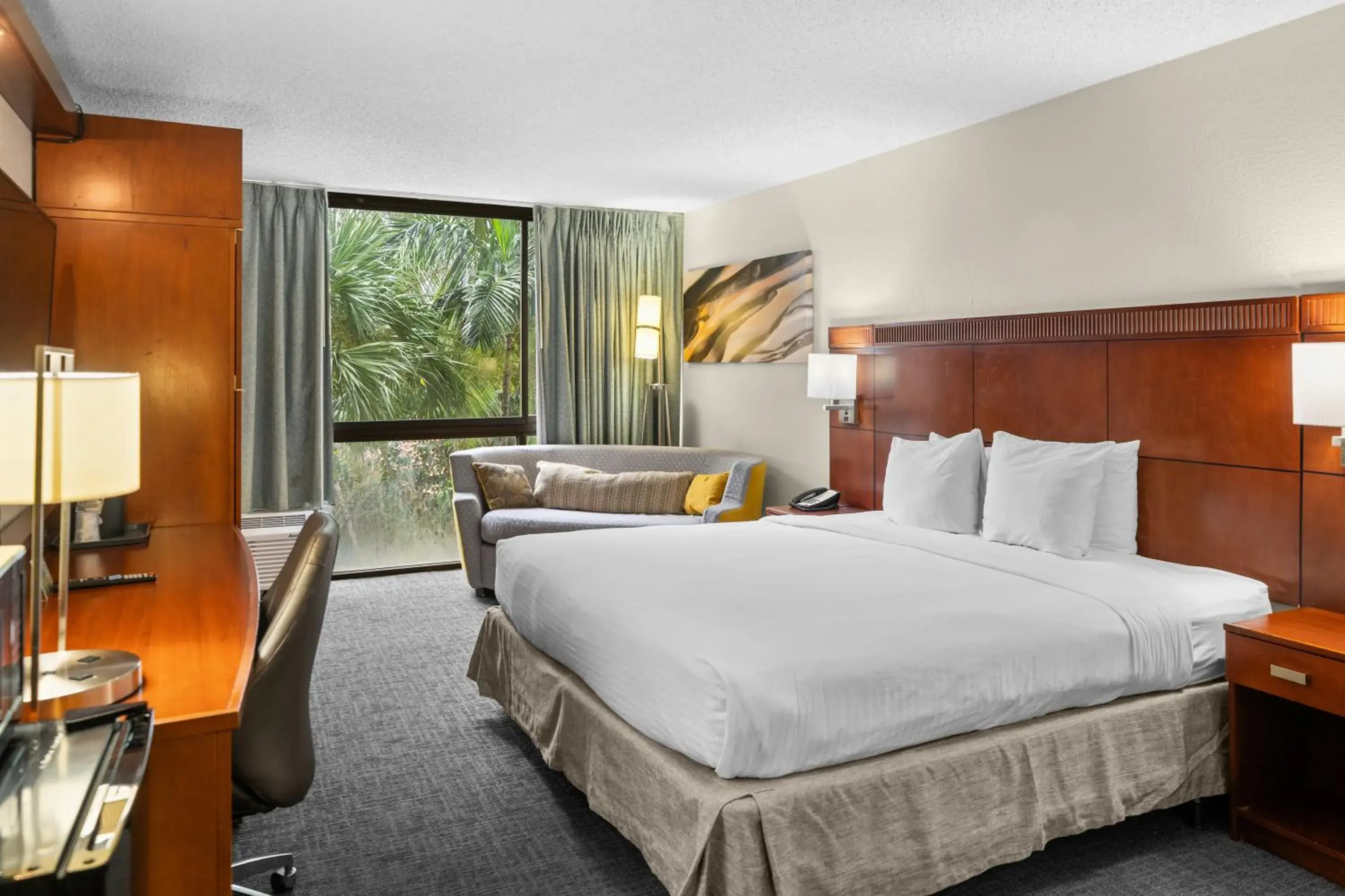 King Room with Pool View in 88 Palms Hotel & Event Center King Room with Pool View in 88 Palms Hotel & Event Center