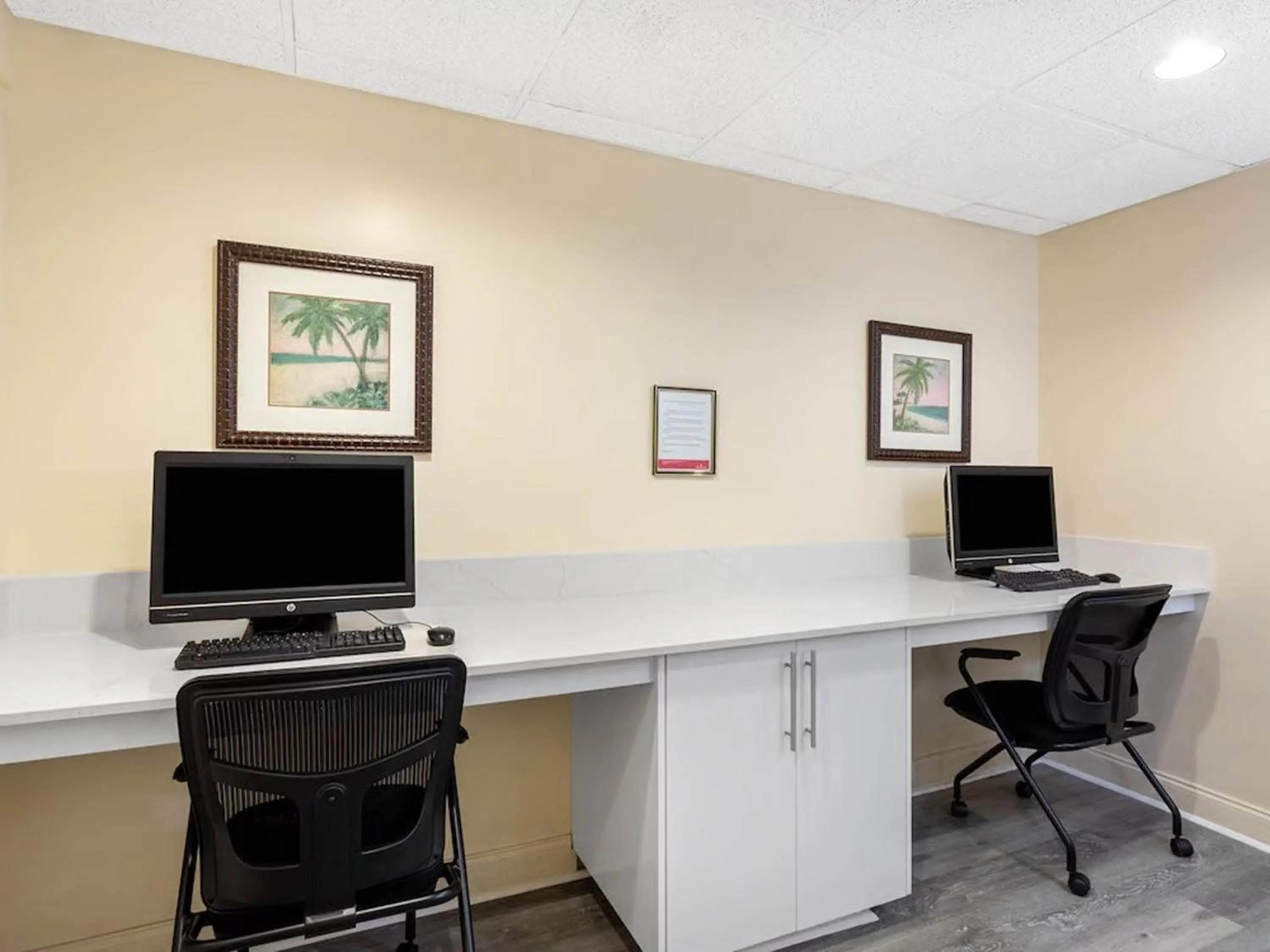 Business facilities in 88 Palms Hotel & Event Center