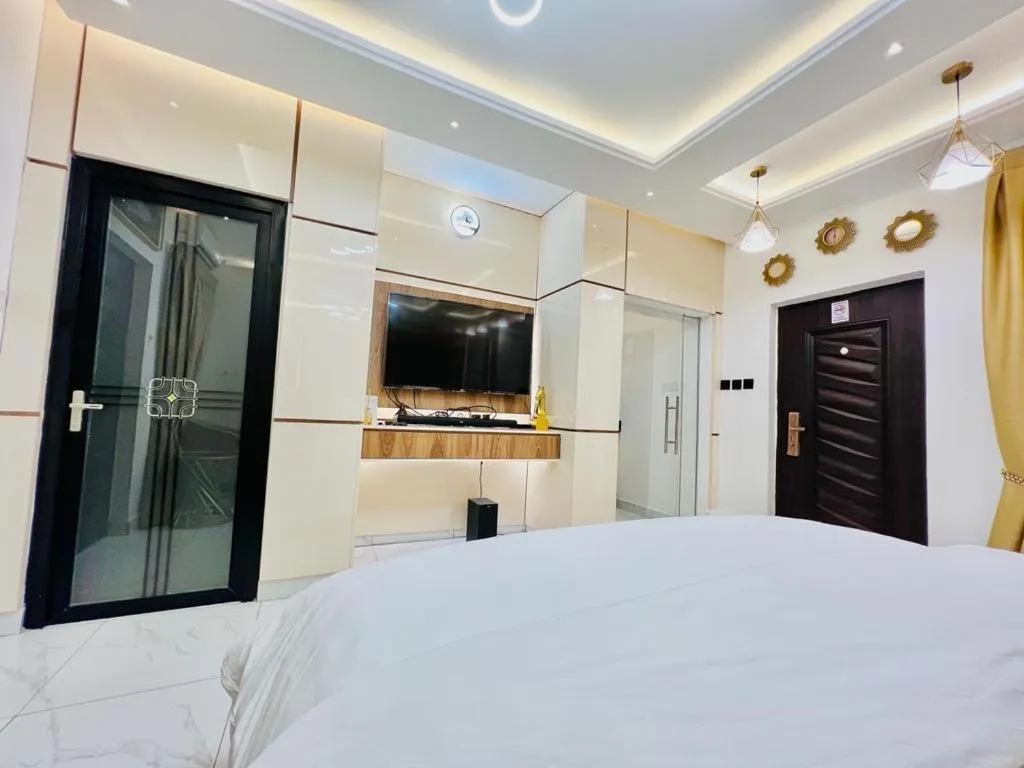 TV and multimedia, Bed in Kamara Lakeview Hotel