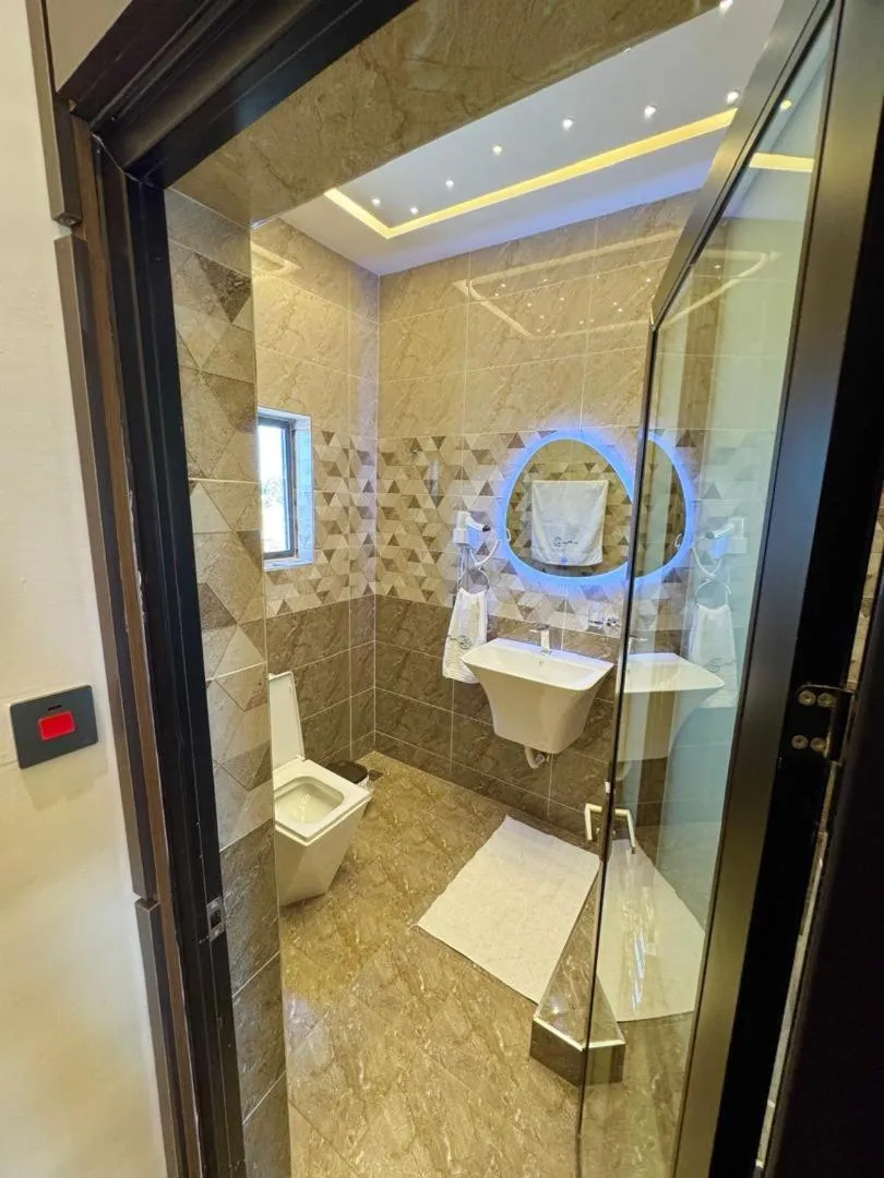 Kamara Lakeview Hotel