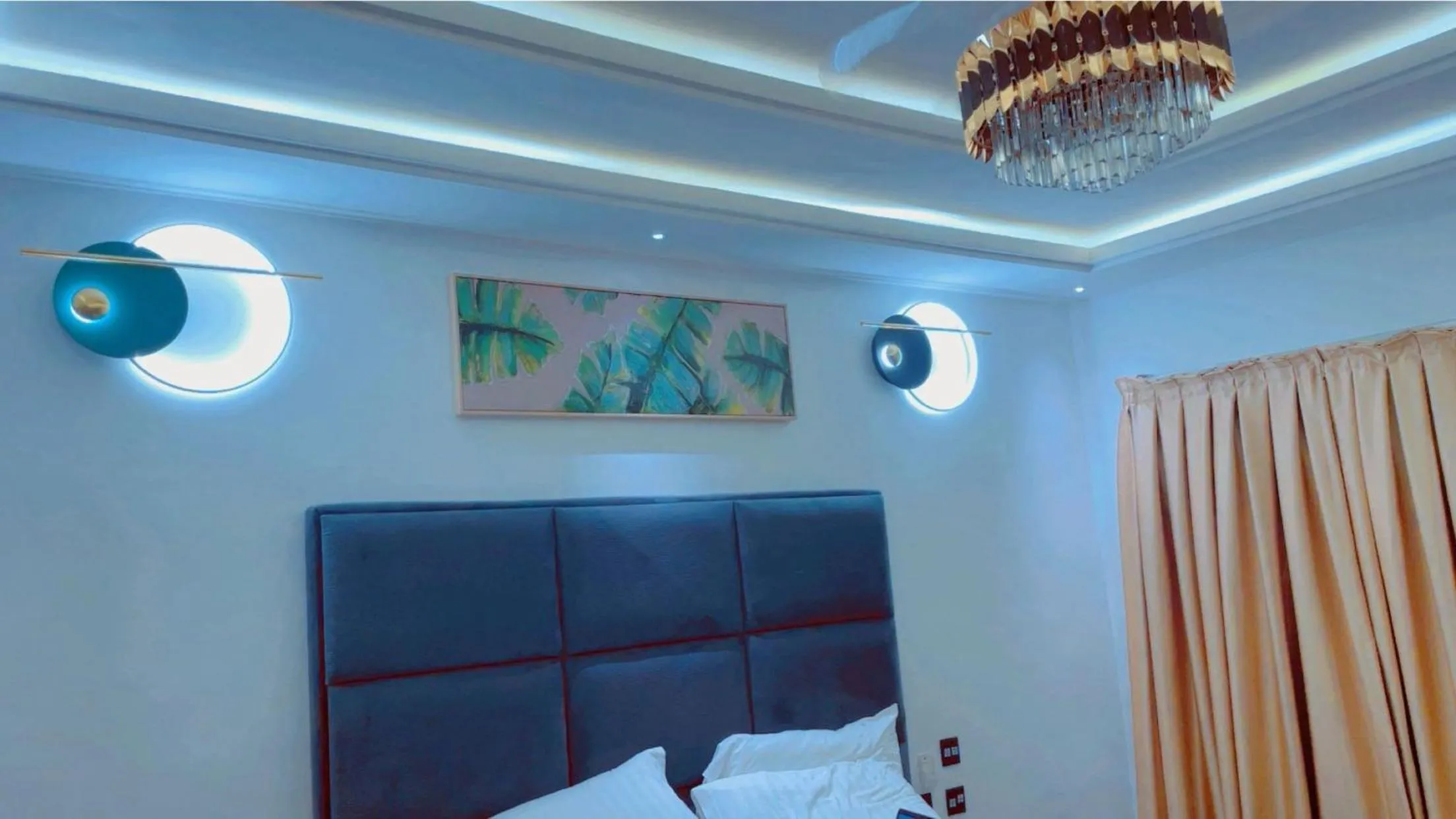 Bed in Kamara Lakeview Hotel