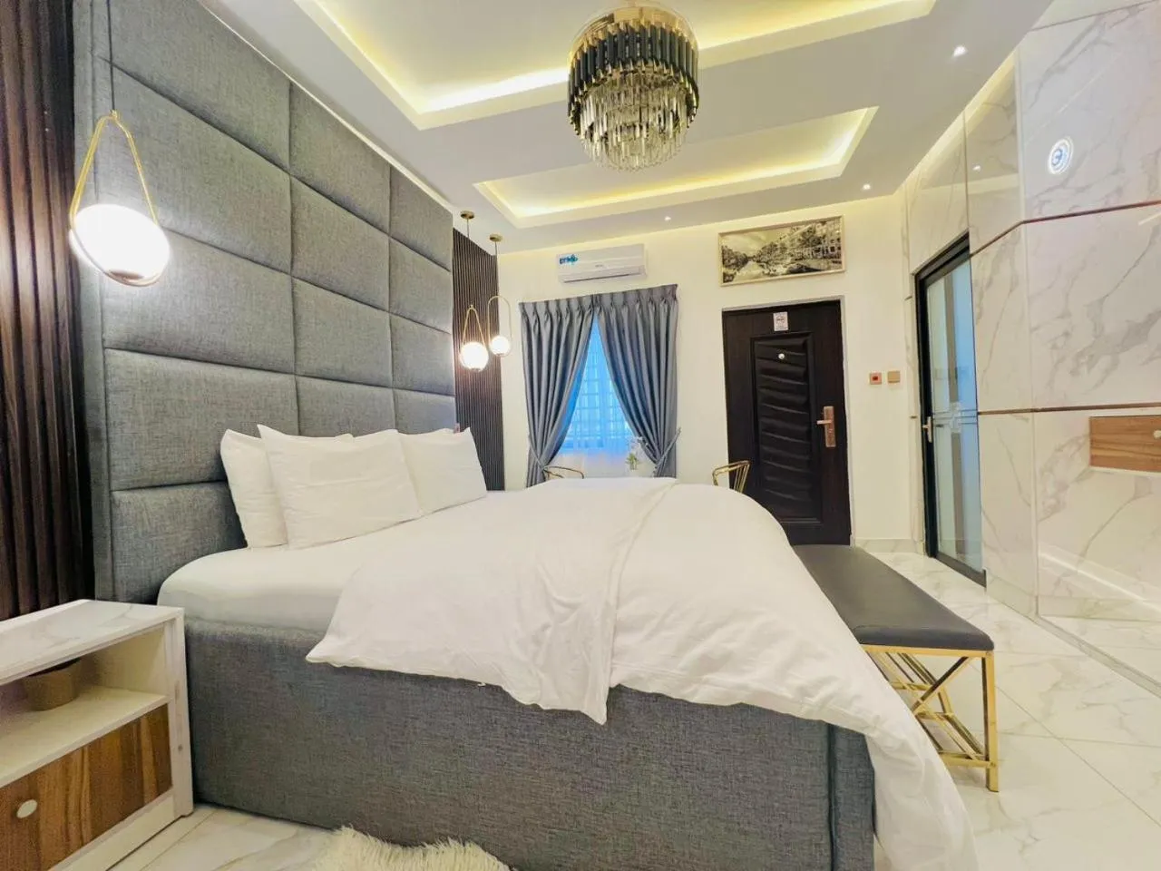 Bed in Kamara Lakeview Hotel